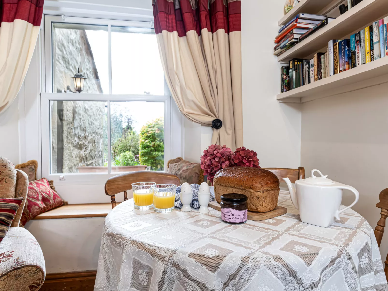 Garden Cottage-Binnen