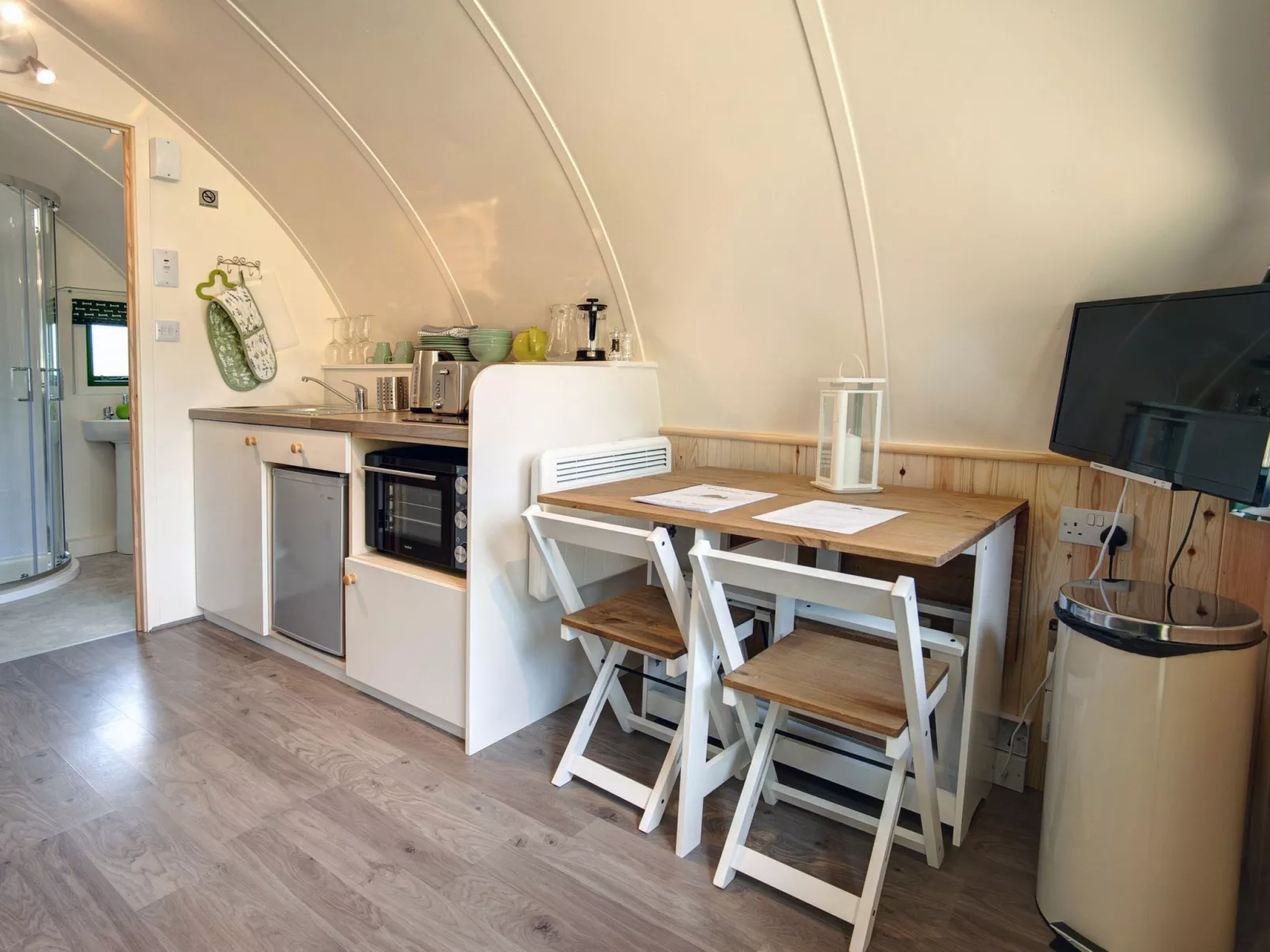 Barebones Glamping-Binnen