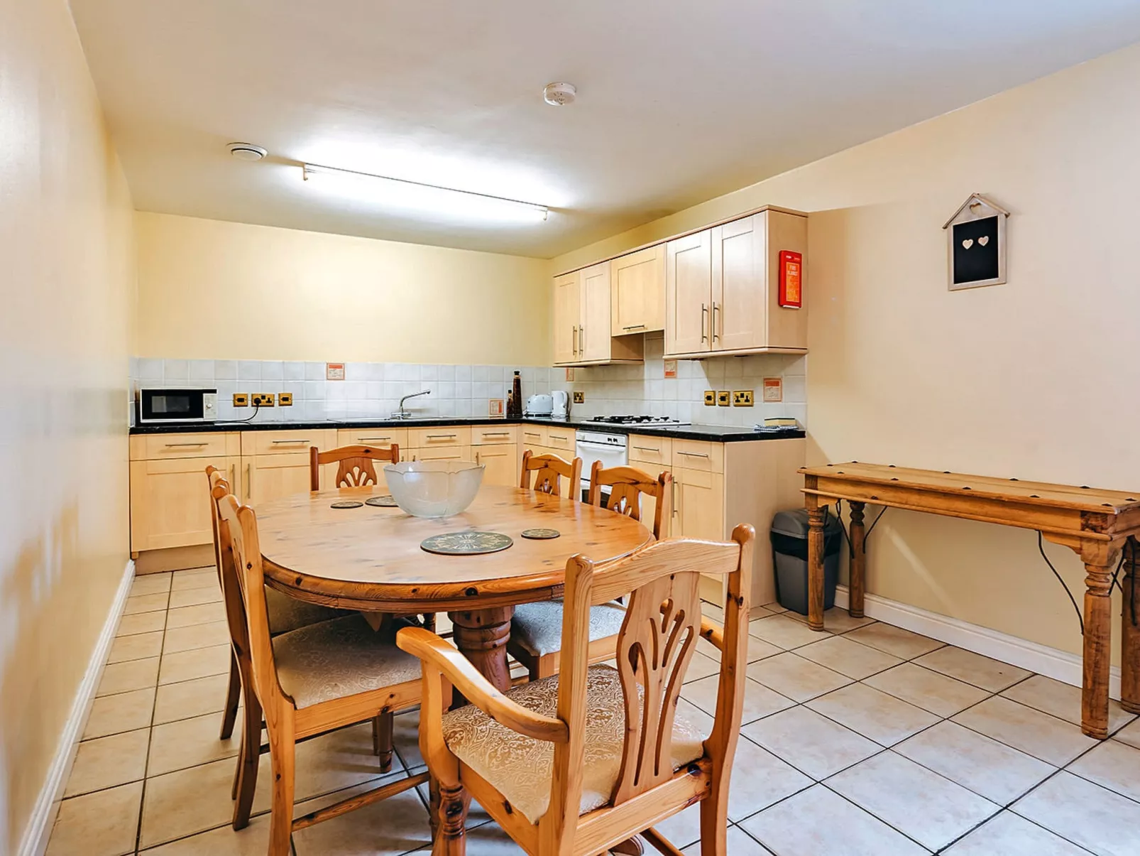 Netley Hall - Honeysuckle-Binnen