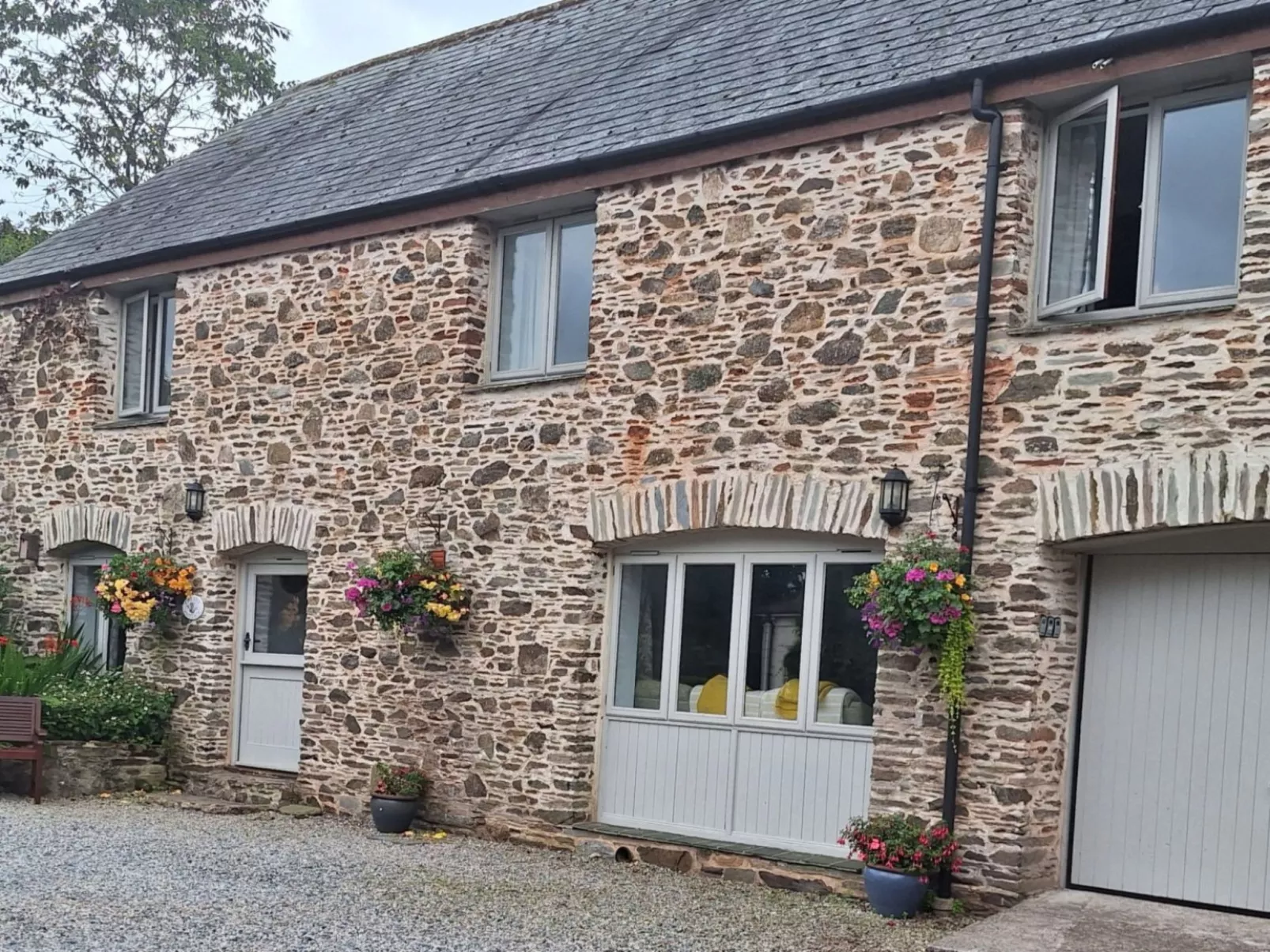 Cherry at Buckland Court-Buiten