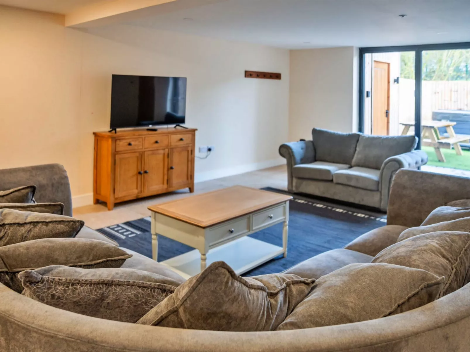 Little Rissington - Barn Eight-Binnen