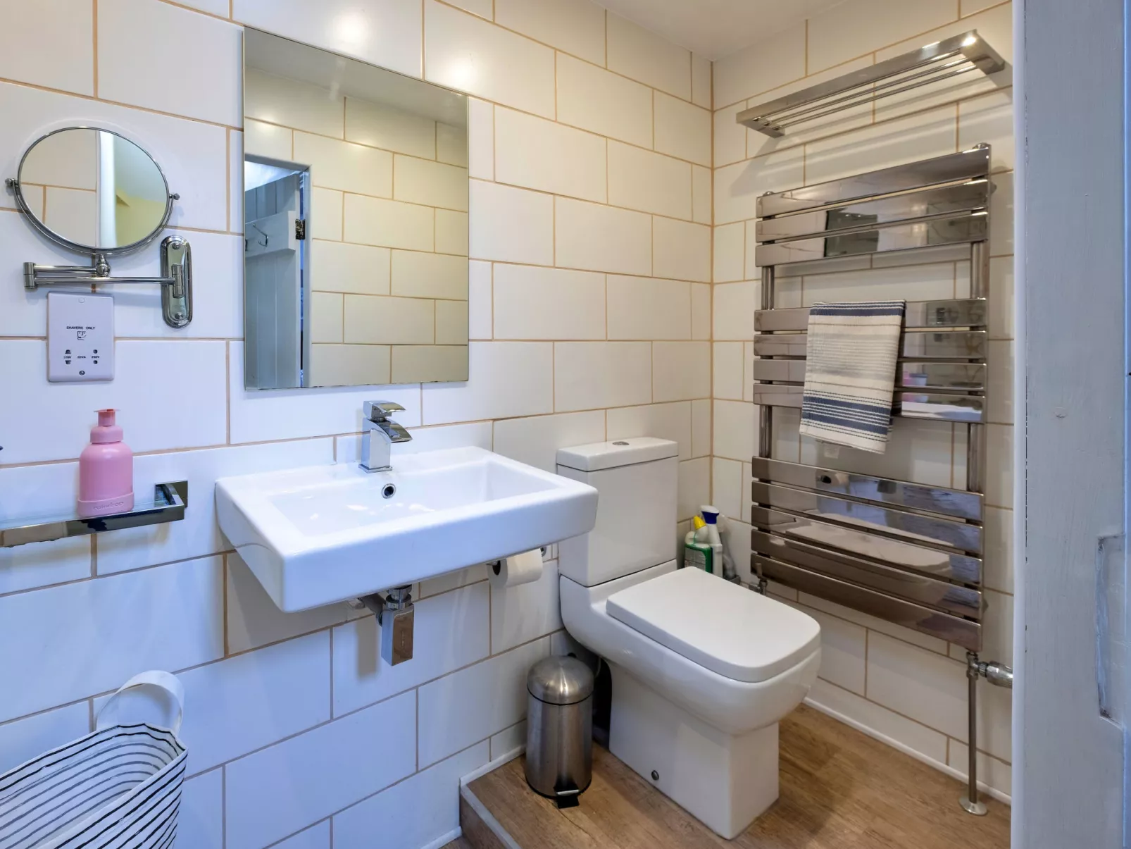 3 Elm Cottage-Binnen