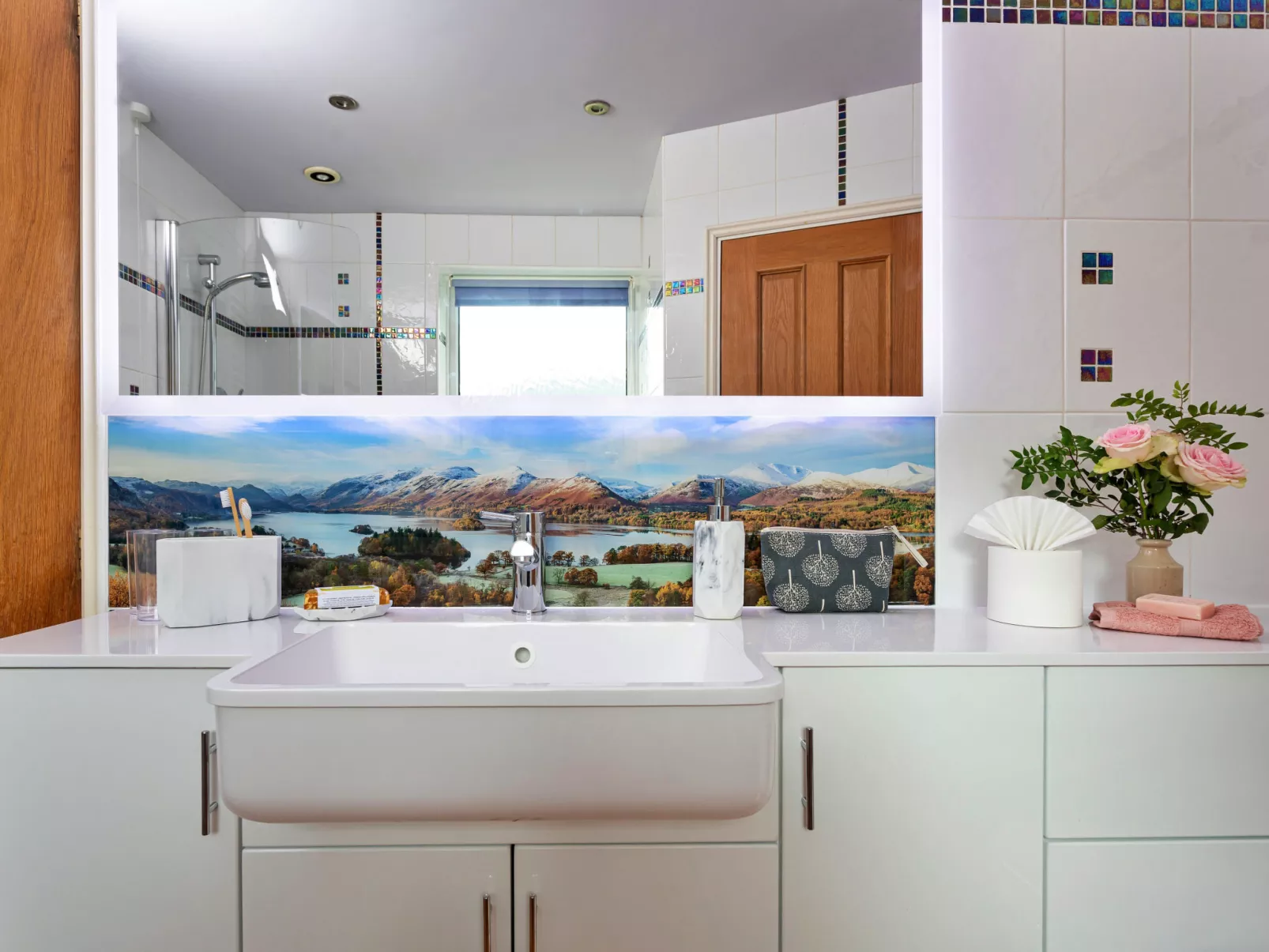 The Duck House-Binnen