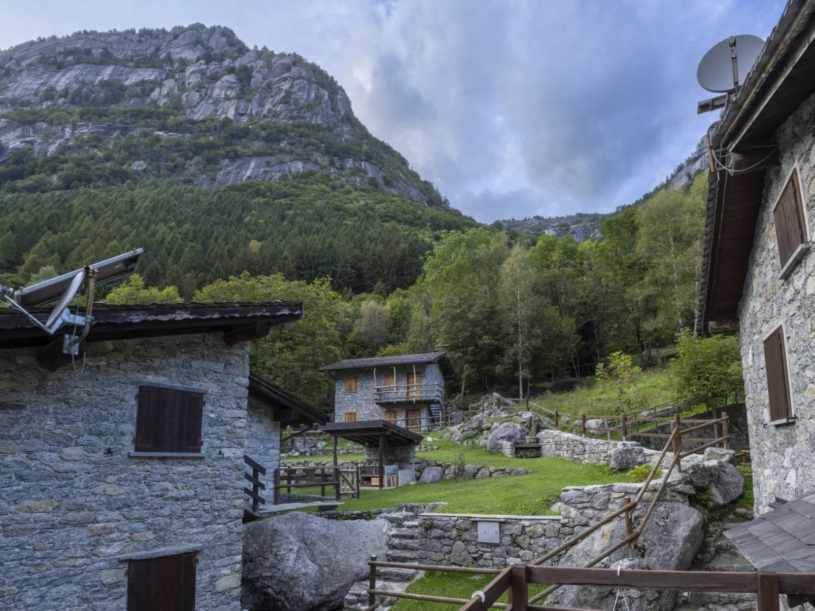 Val di Mello Mountain Flat-Buiten