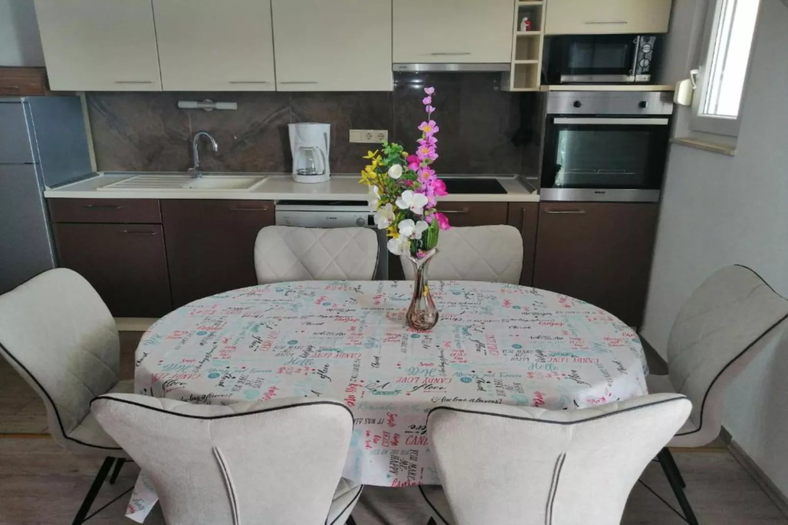 Apartment Libe with Sea View Trogir - Two Bedroom Apartment with Balcony-Keuken