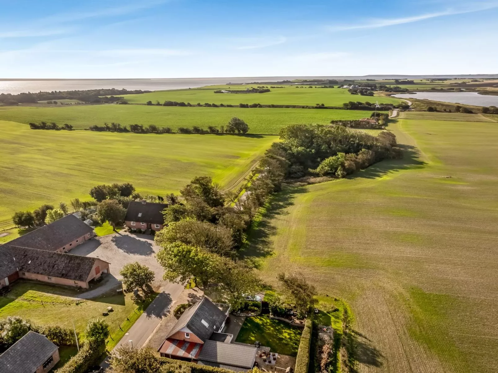 "Missa" - 2km to the fjord-Buiten