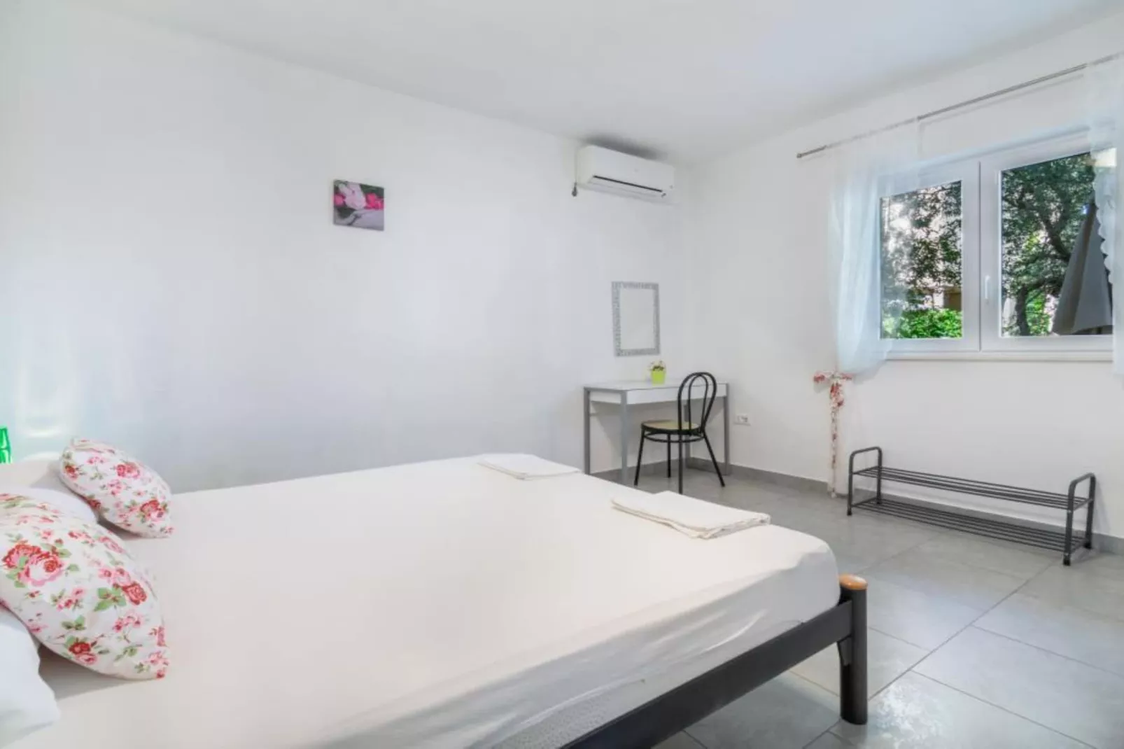 Apartment Pavlov - Three Bedroom Apartment with Terrace-Slaapkamer