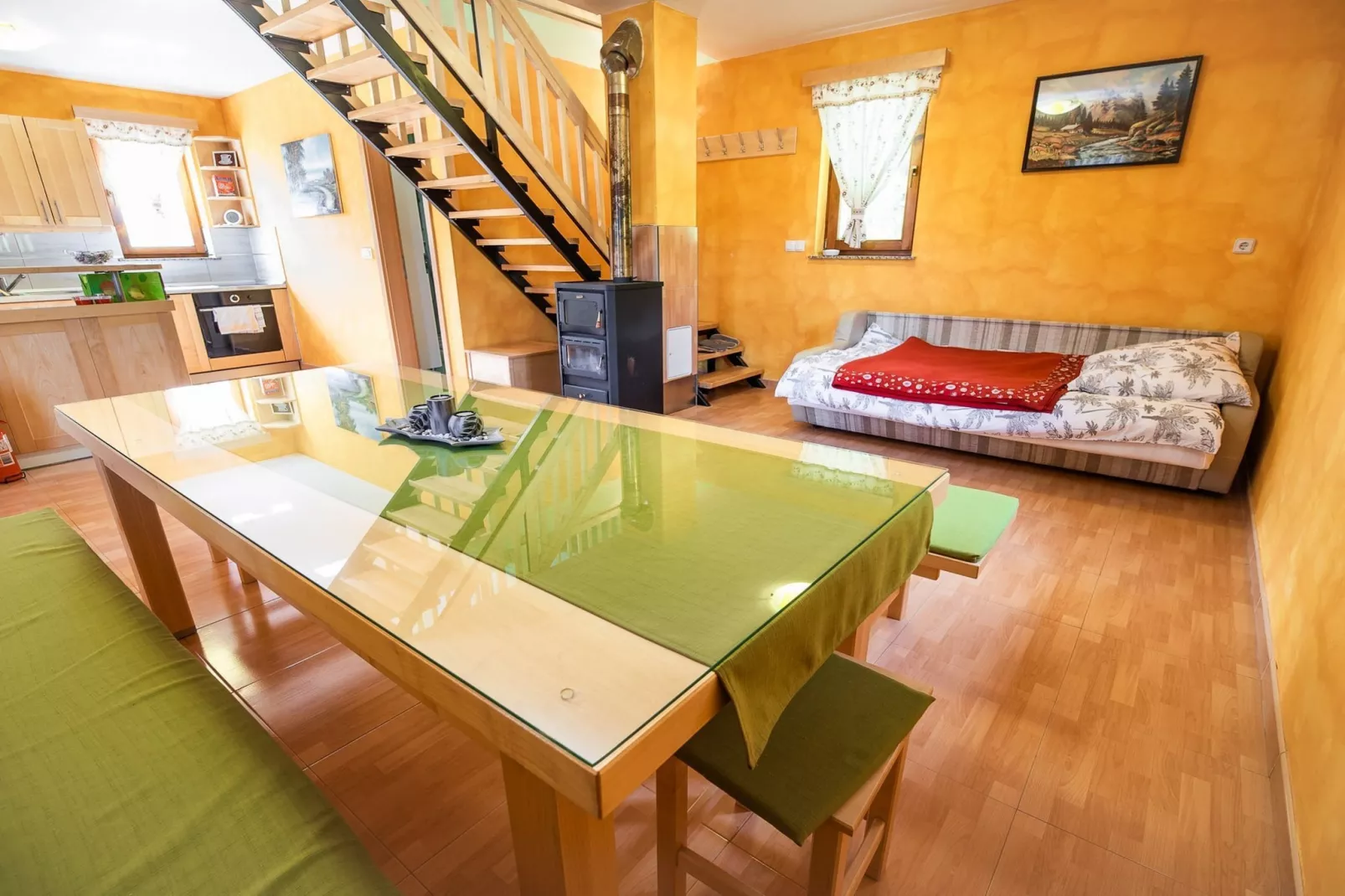 Golden Horizon Holiday Home with Terrace and Garden - One Bedroom Holiday Home with Terrace and Garden-Keuken