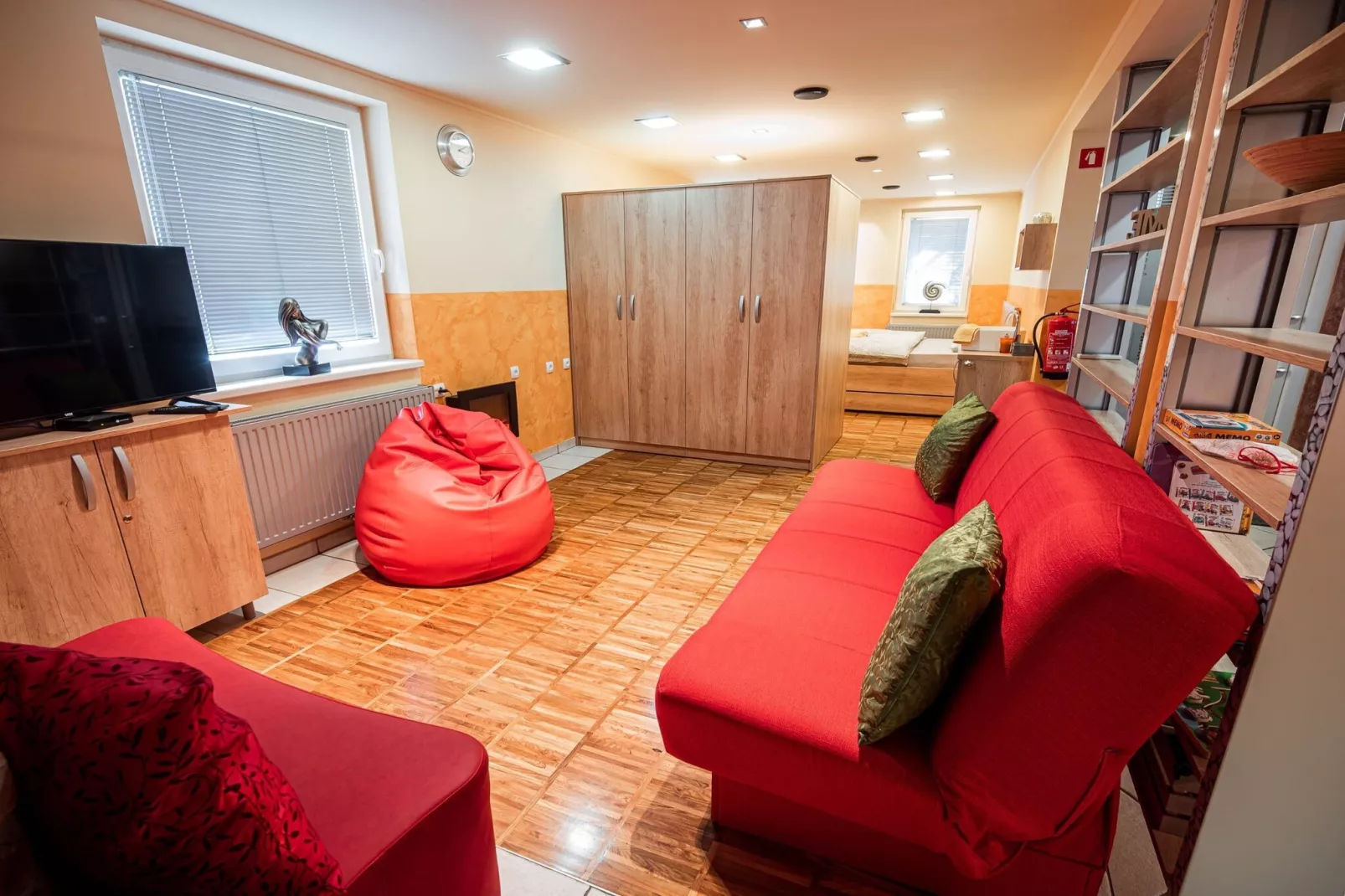 Elegant and Stylish Retreat Apartments with Terrace - Two Bedroom Apartment with Terrace-Woonkamer