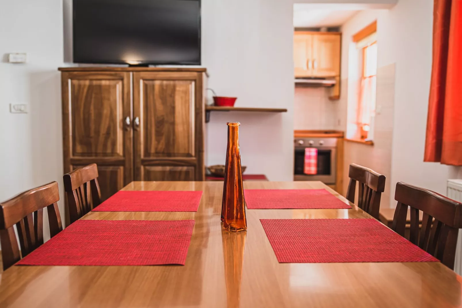 Bovec Picturesque Mountain Vista Residences - Two Bedroom Apartment (owner D)-Eetkamer