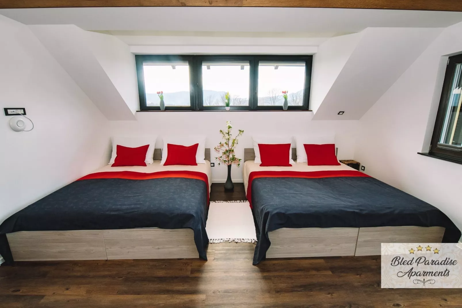 Bled Prestigious and Stylish Apartments - Two Bedroom Apartment with Balcony (owner 5)-Slaapkamer