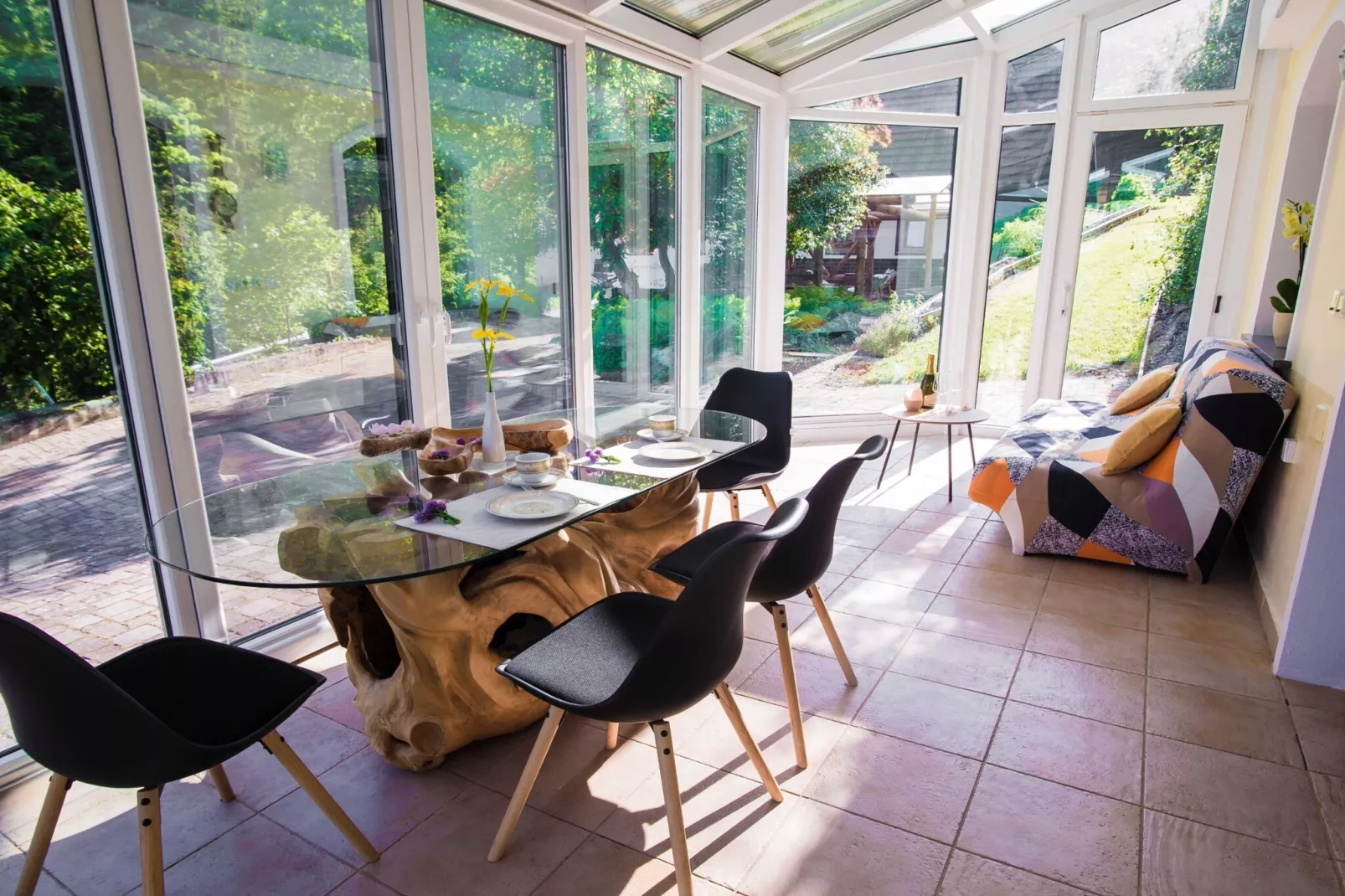 Rustic Authentic Holiday Home with Terrace and Wood Stove - Three Bedroom Holiday Home with Terrace-Eetkamer