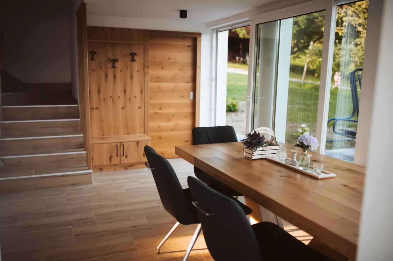 Cozy Holiday Home with Fireplace and Scenic Hills in Bistrica ob Sotli - Two Bedroom Holiday Home-Eetkamer