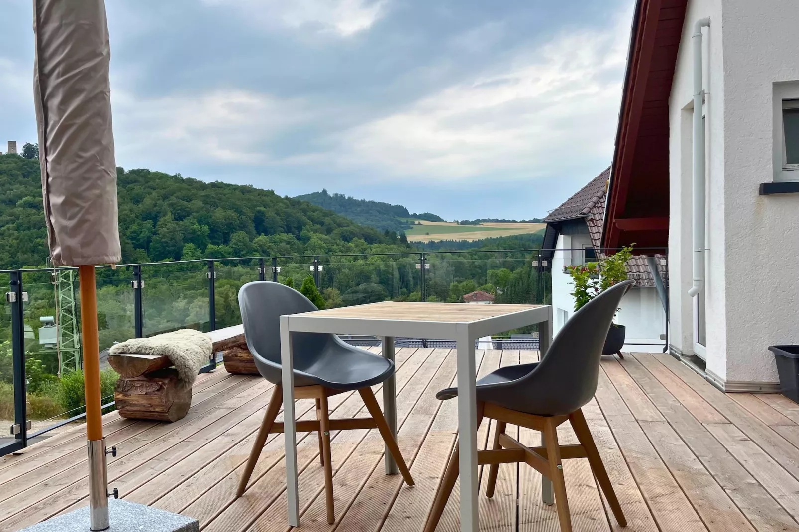 Apartment Eifelglück mit Dachterrasse-Terrasbalkon