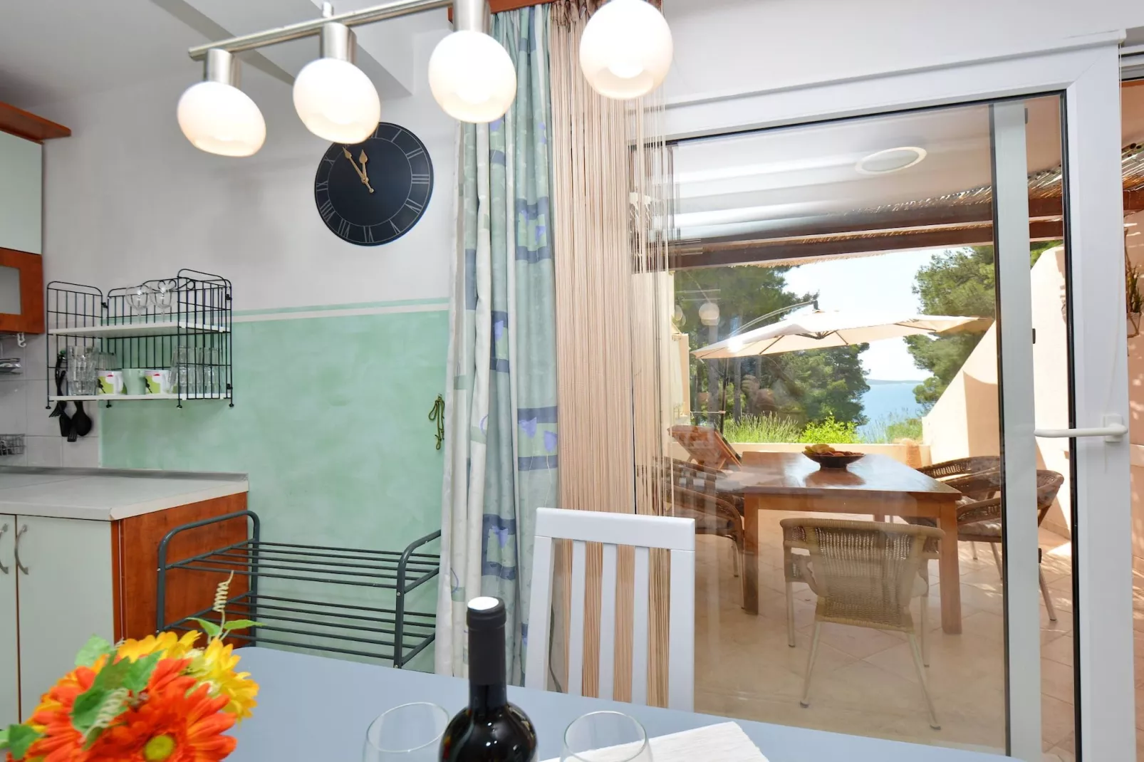 Seafront Apartments Deveron - Two Bedroom Apartment with Balcony and Sea View (Hvar)-Keuken