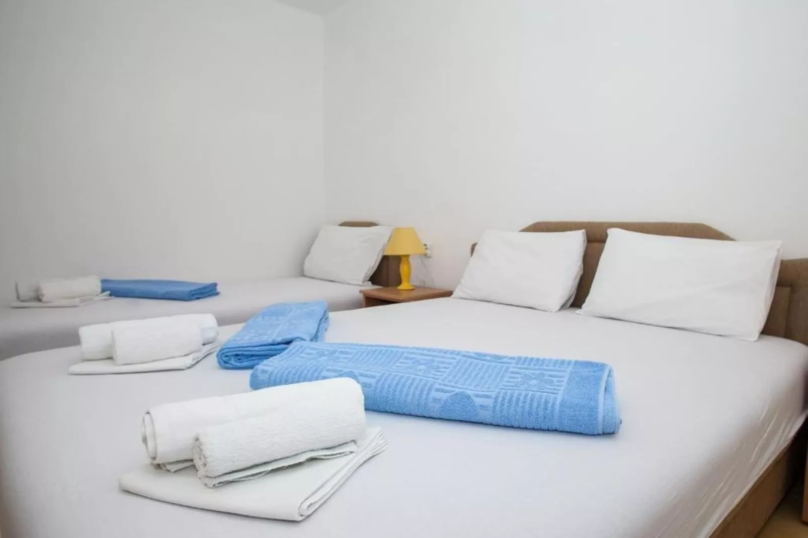 Charming Seaside Escape in Kotor - One Bedroom Apartment with Sea View 1