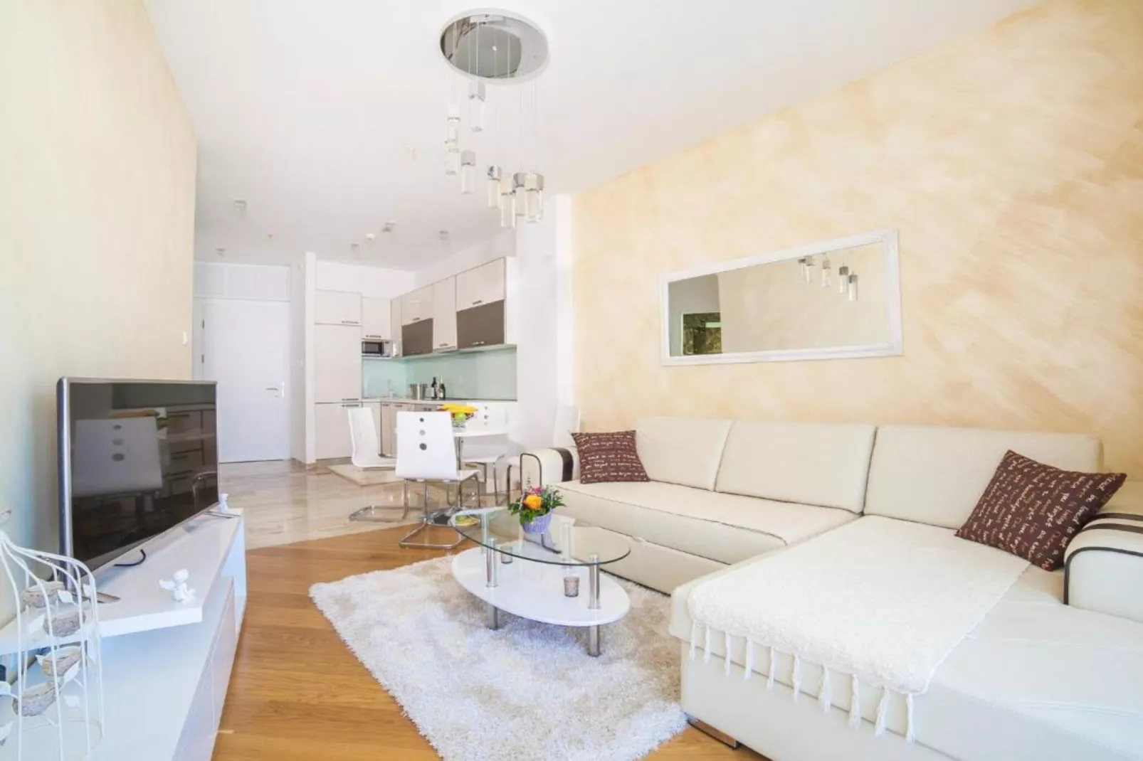 Exclusive Budva Stay Steps From the Beach - One Bedroom Apartment with Balcony-Woonkamer