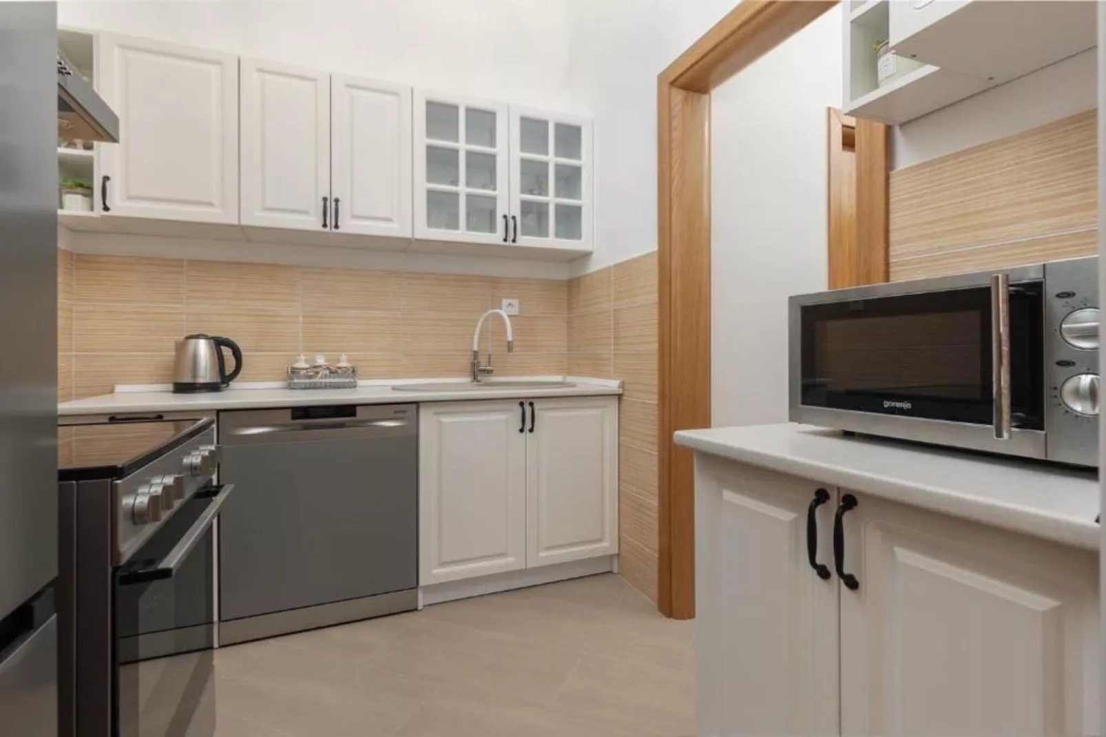 Stylish Budva Apartment with Panoramic Views - Two Bedroom Apartment-Keuken