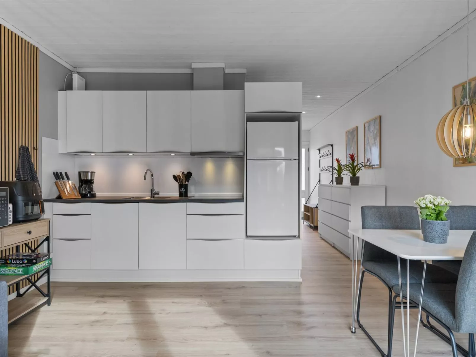 "Asfrid" - 80m from the sea-Binnen