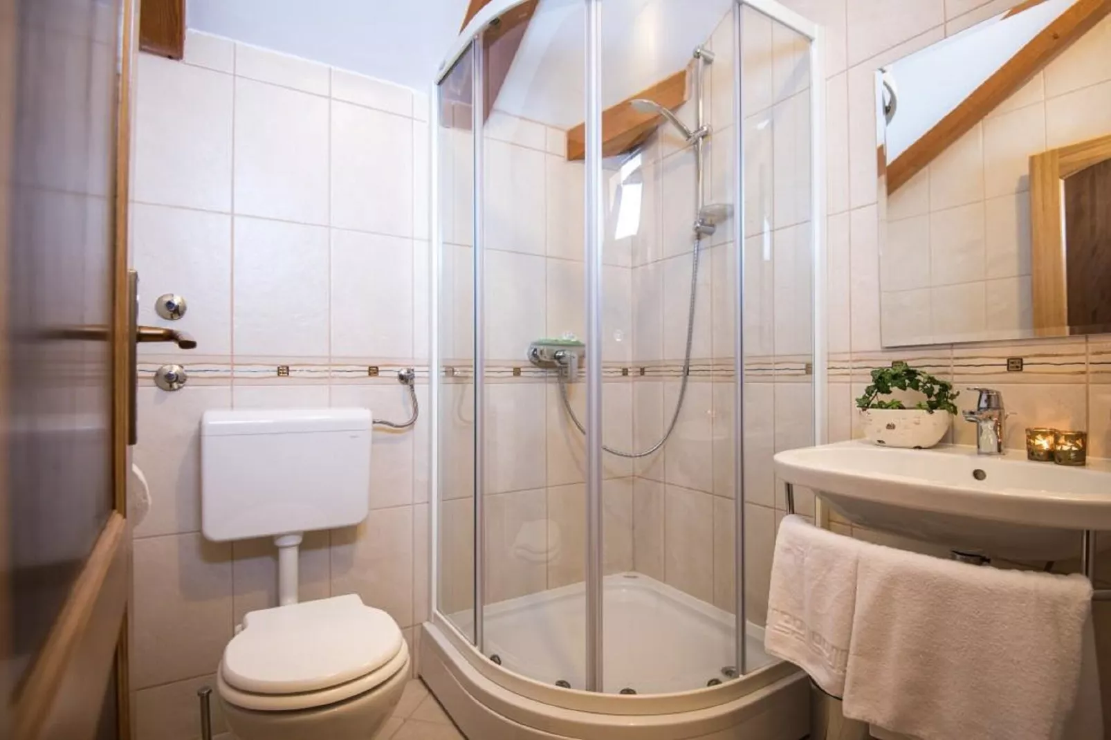 Apartments Zavala- Apartment 2-Badkamer