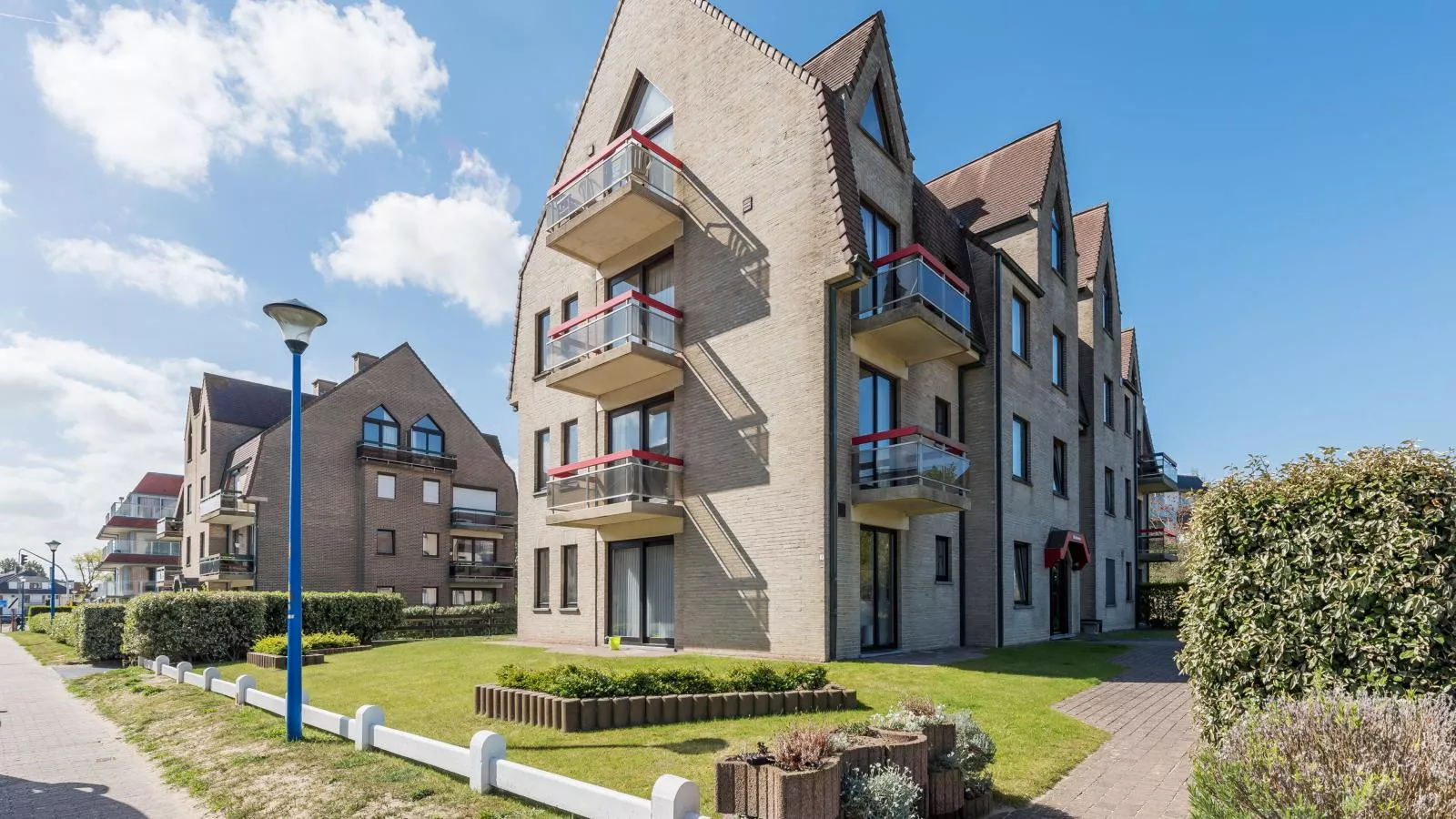 Aubépine premier-Buitenkant zomer