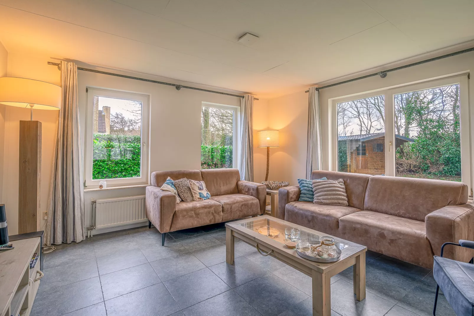 Kamperfoelie 45-Woonkamer