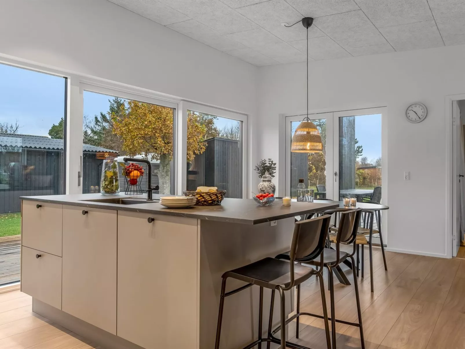 "Barnet" - 180m to the fjord