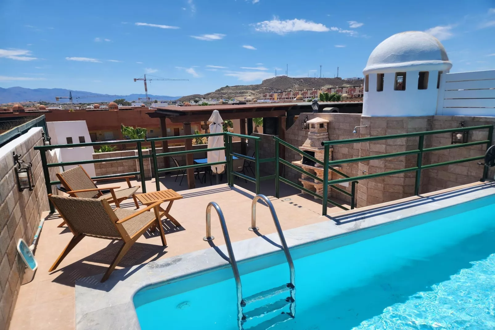 CT 339 AL - Faro's Paraiso de Vera Apartment-Zwembad