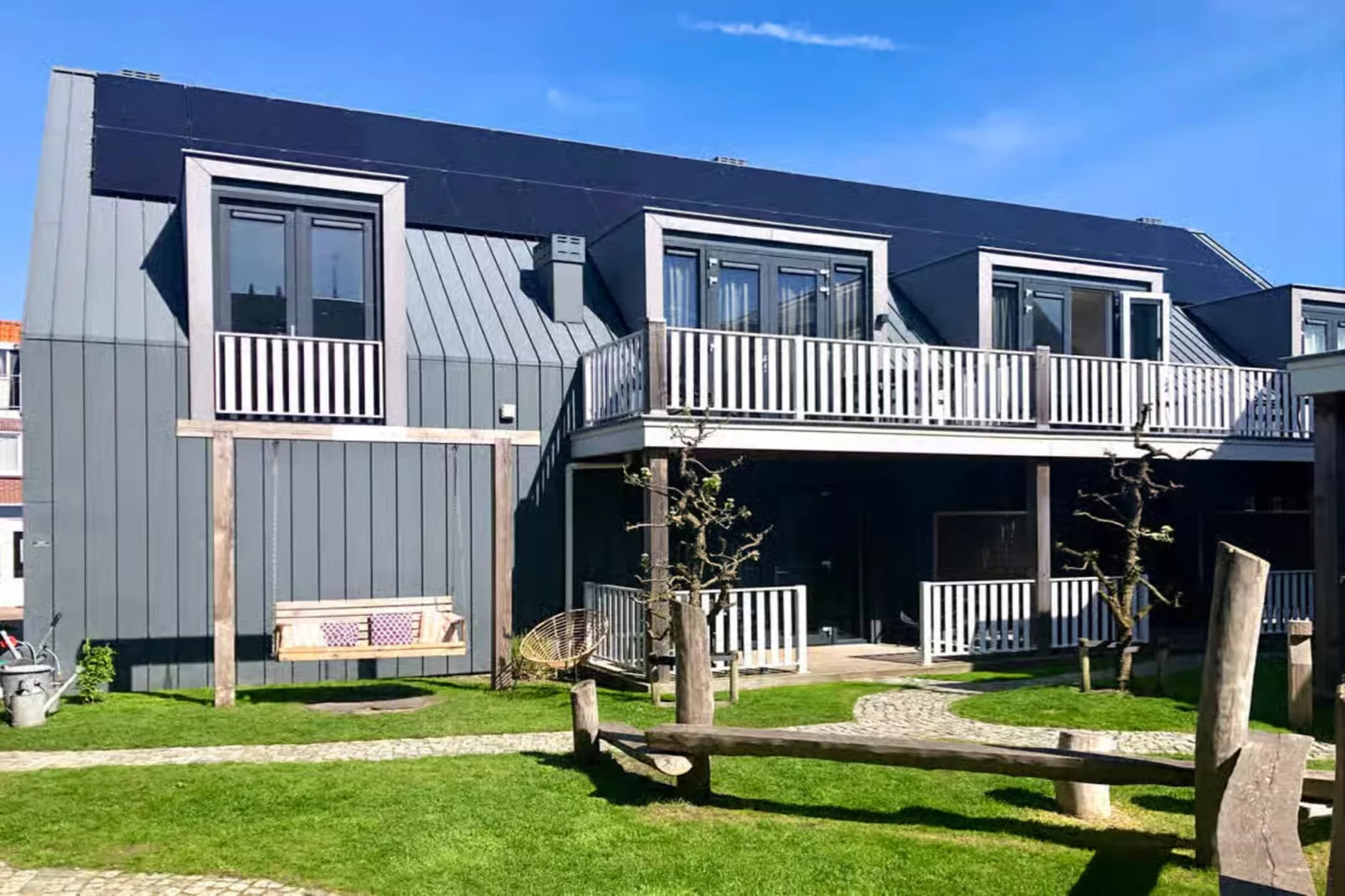 Plein 40 Lodge 2
