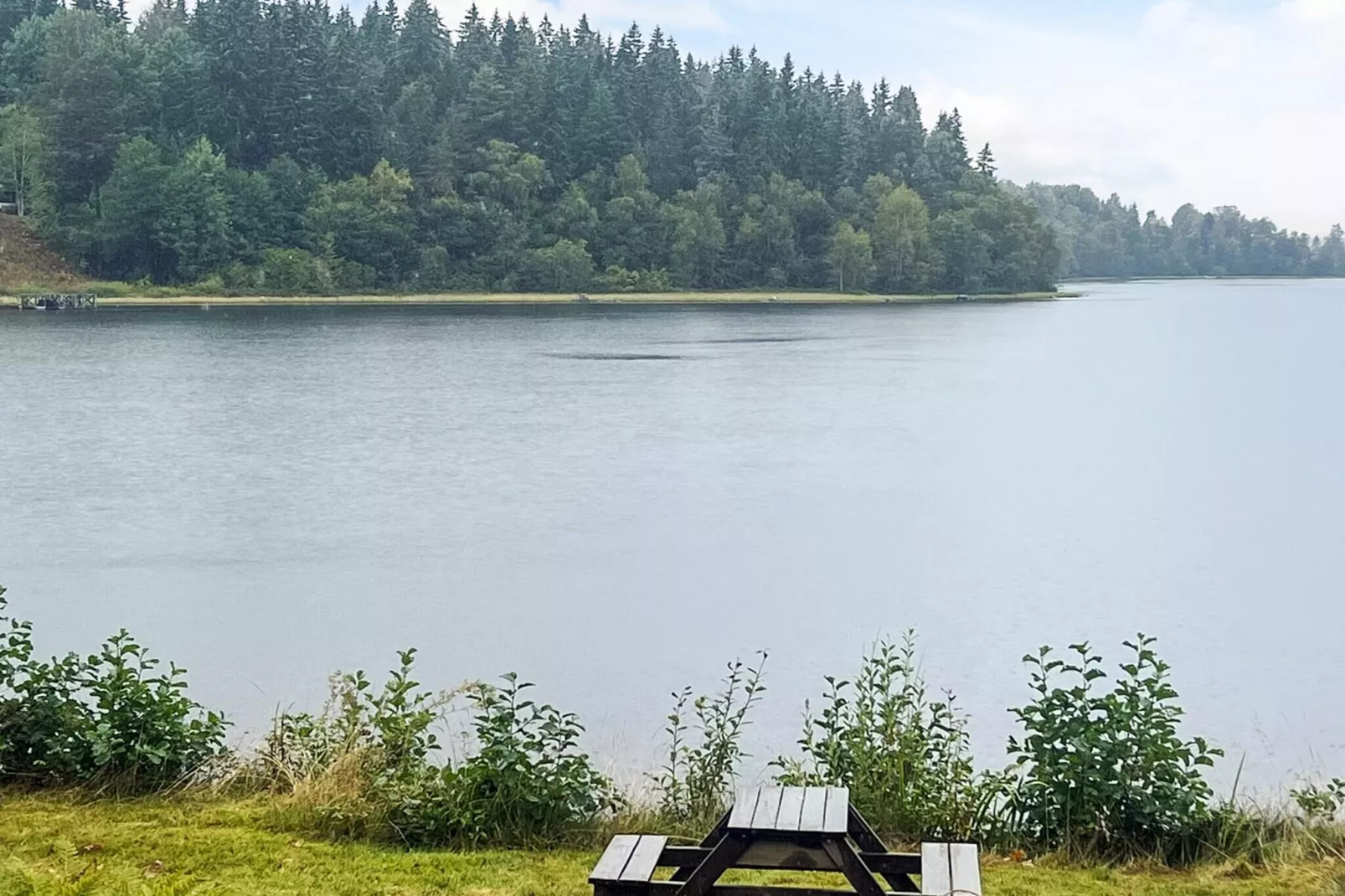 Charmant huisje aan het Sjunnaryd-meer-Niet-getagd
