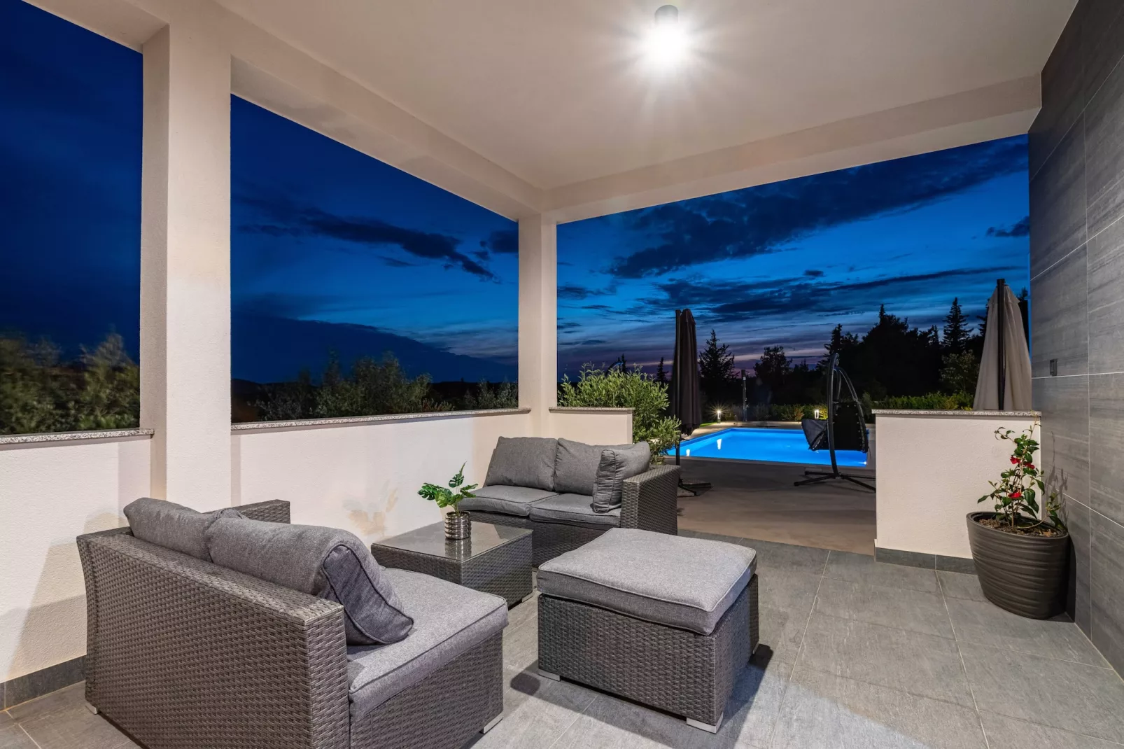 Luxury Villa Burra-Terrasbalkon