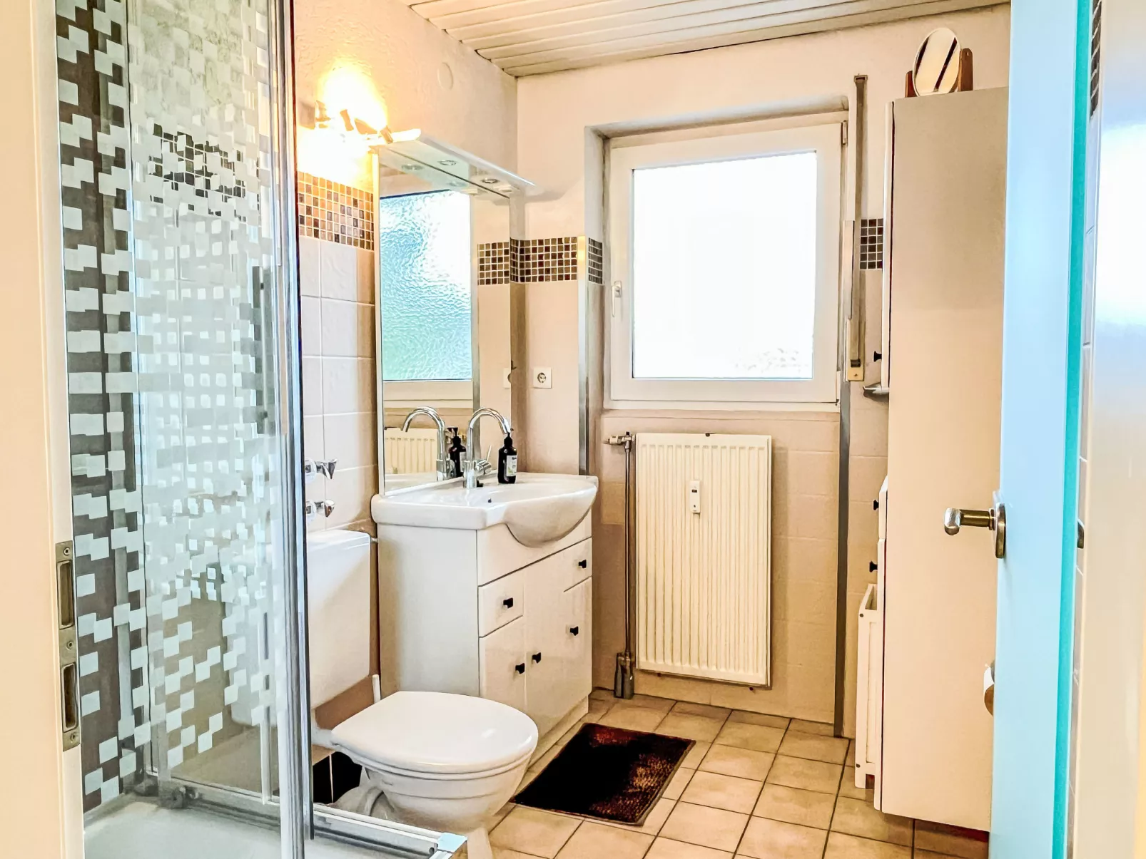 Sonnige Aussichten-Binnen