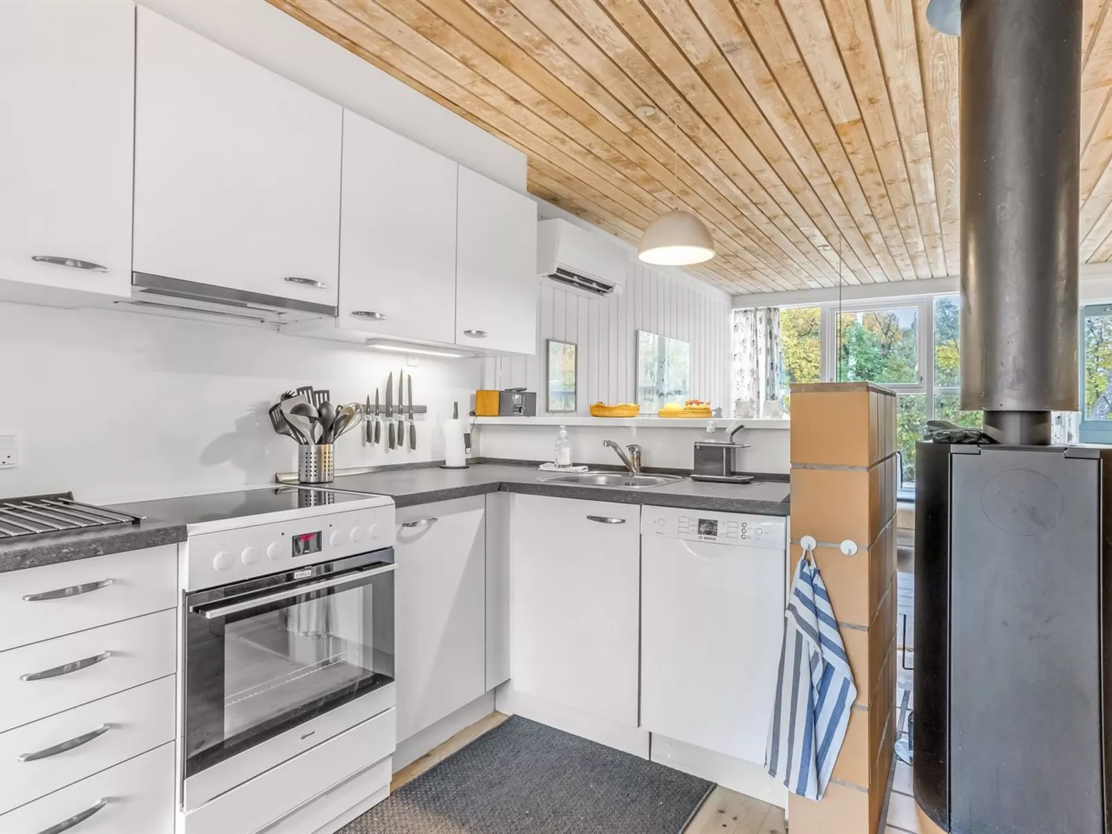 "Catha" - 200m from the sea-Binnen