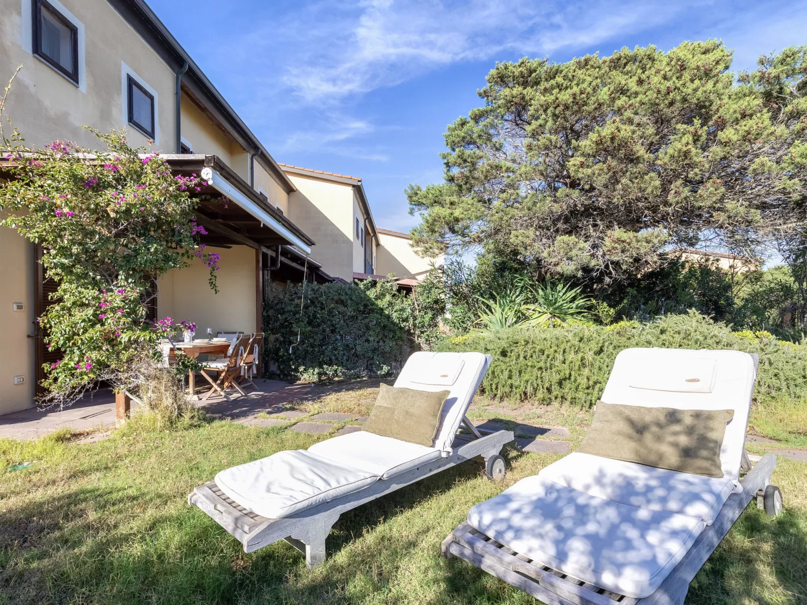 Baia Delle Mimose-Buiten