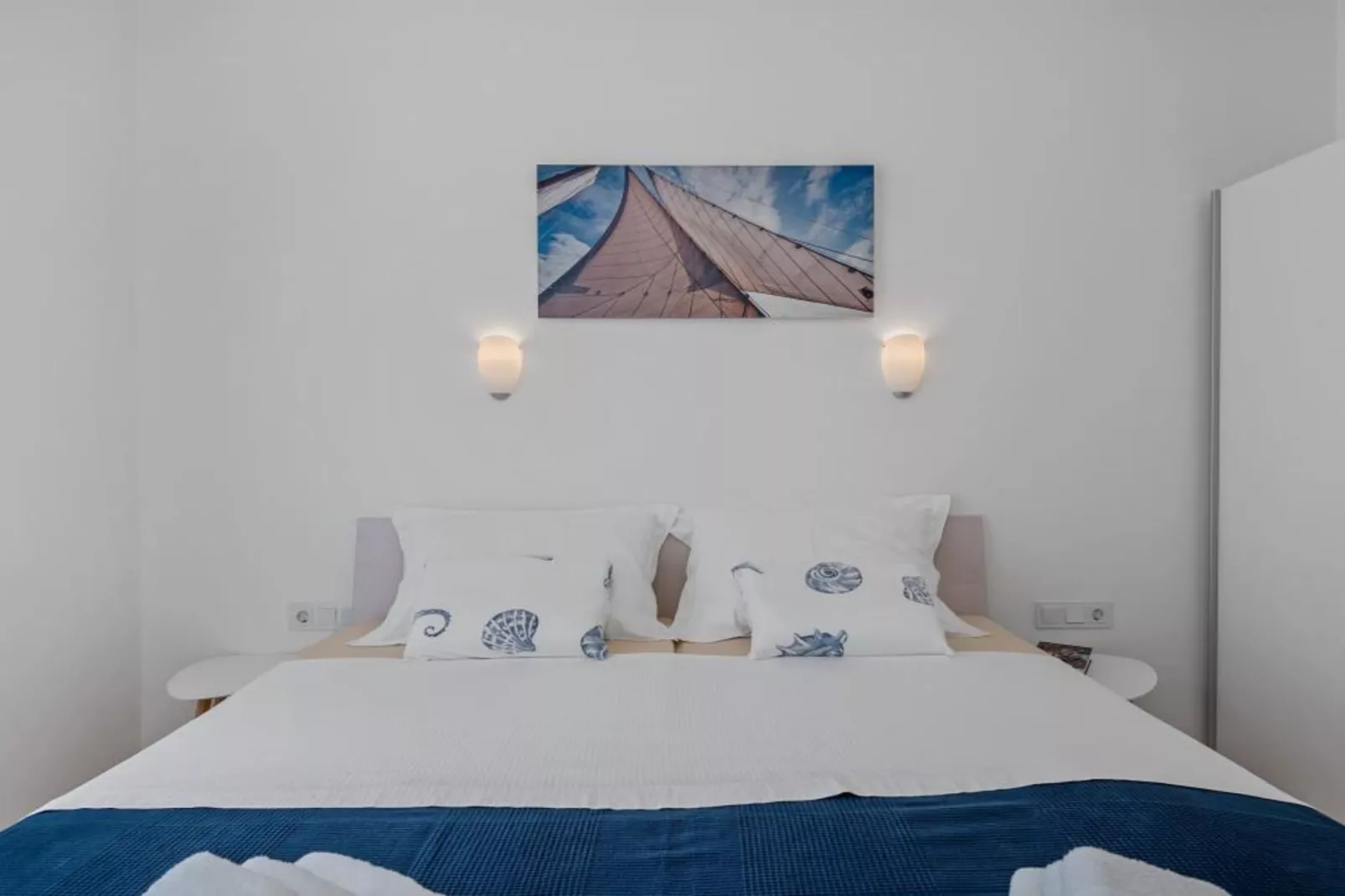 Apartments Villa Salvia Adriatica Grebaštica - Two Bedroom Apartment With Terrace And Sea View (Adriatica)-Slaapkamer