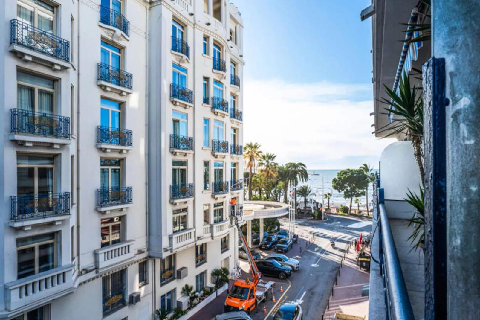 Résidence 3p Avec Terrasse Vue Mer, Face Au Martinez-Niet-getagd