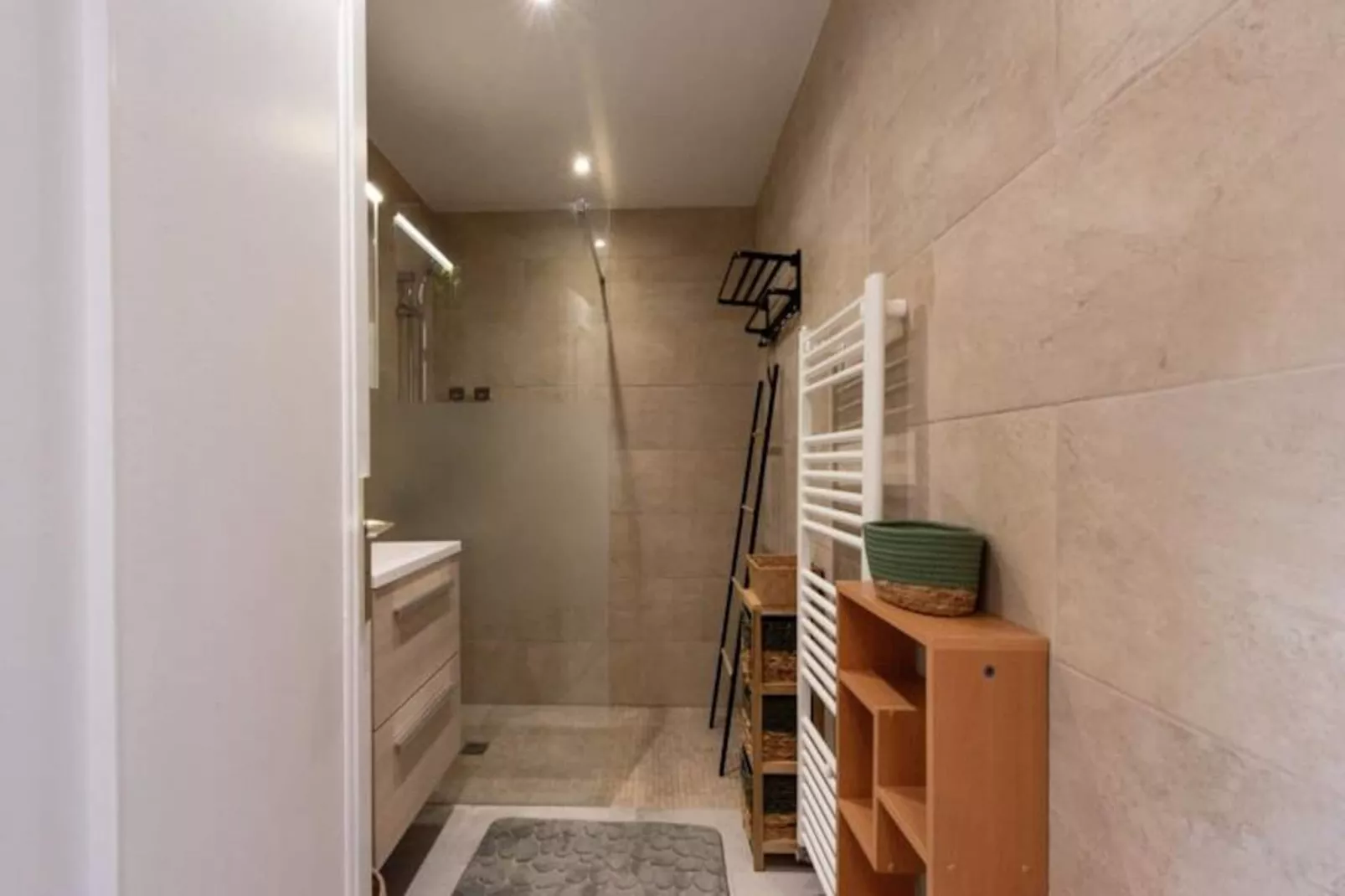 Résidence 2p Rénové Proche Croisette-Niet-getagd