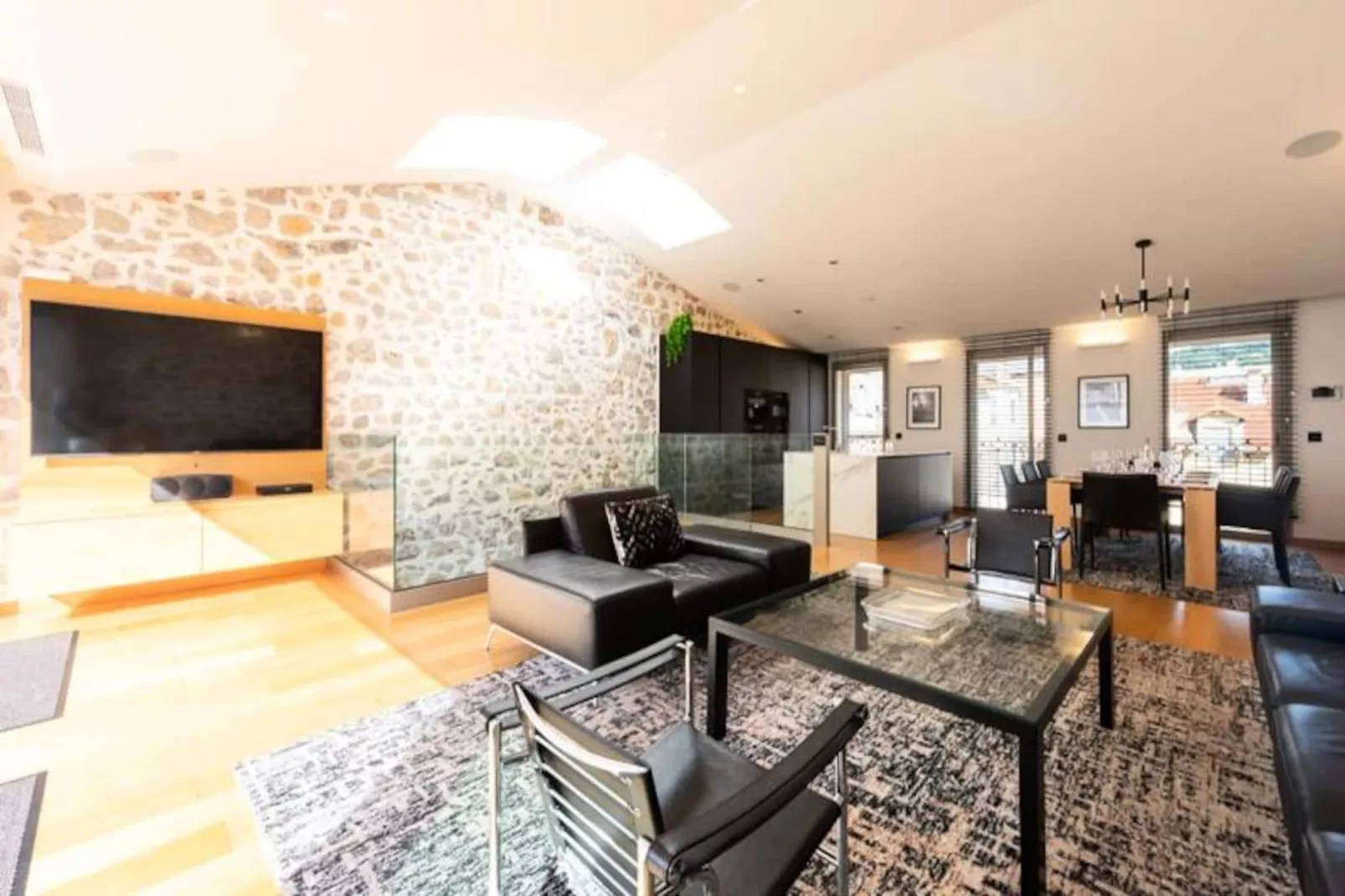 Résidence Duplex 145m² Terrasse Et Ascenseur Privé-Niet-getagd