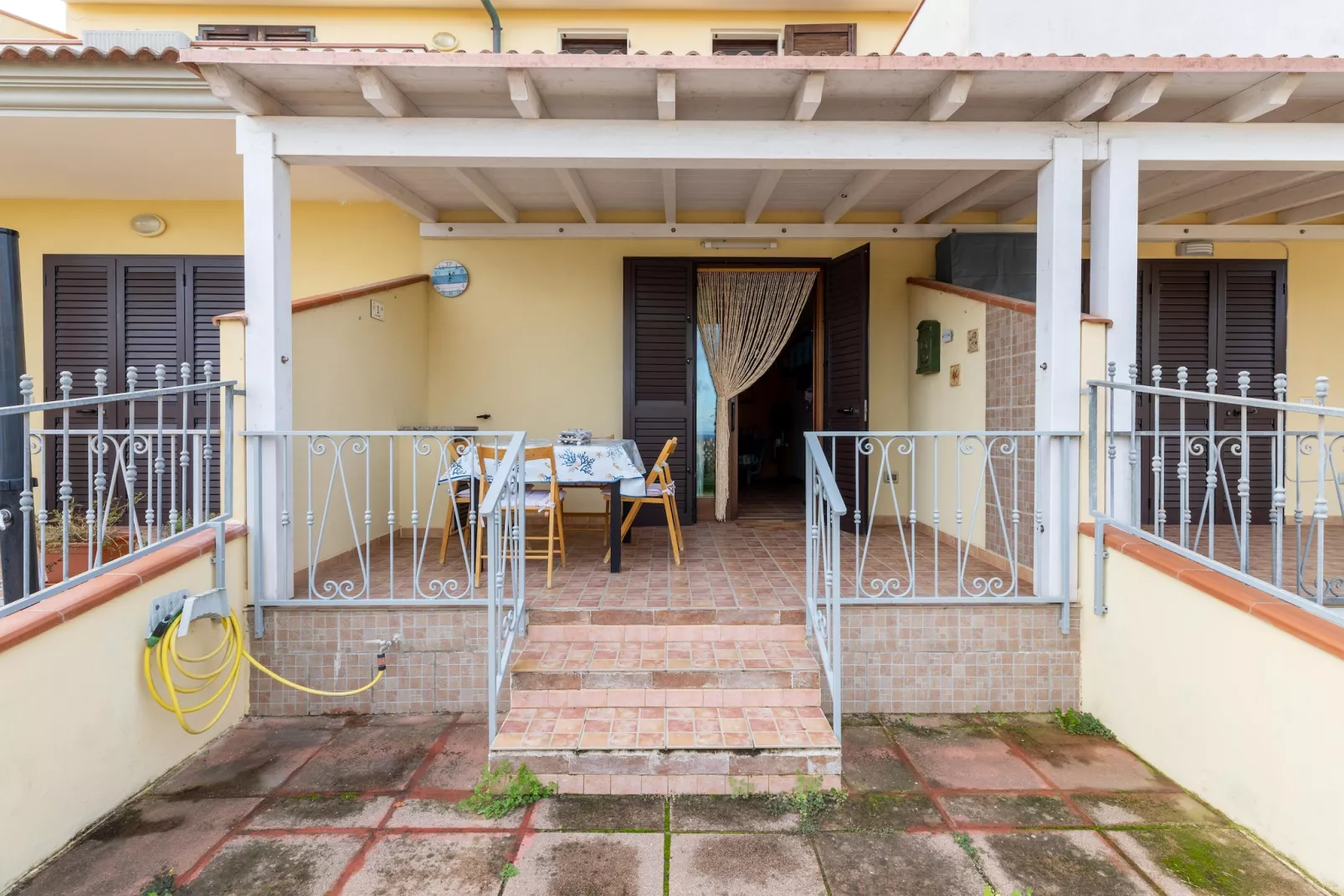 CASA MEDITERRANEO-Buitenkant zomer