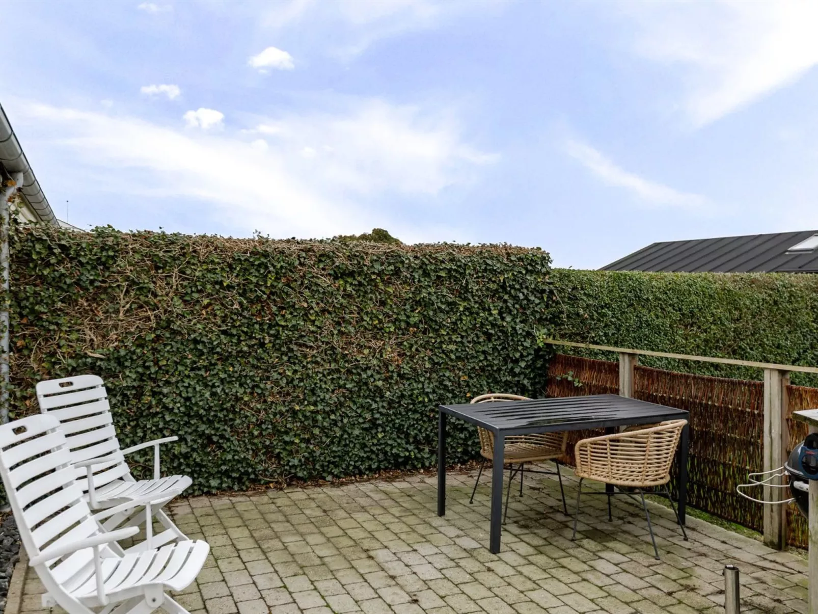 "Arvi" - 100m from the sea-Buiten