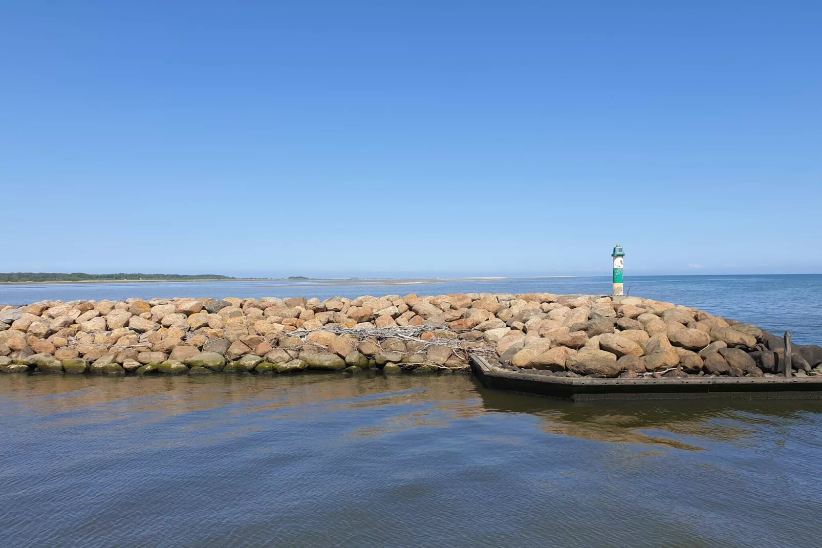 Vakantiehuis in Sæby vlakbij het strand-Waterzicht