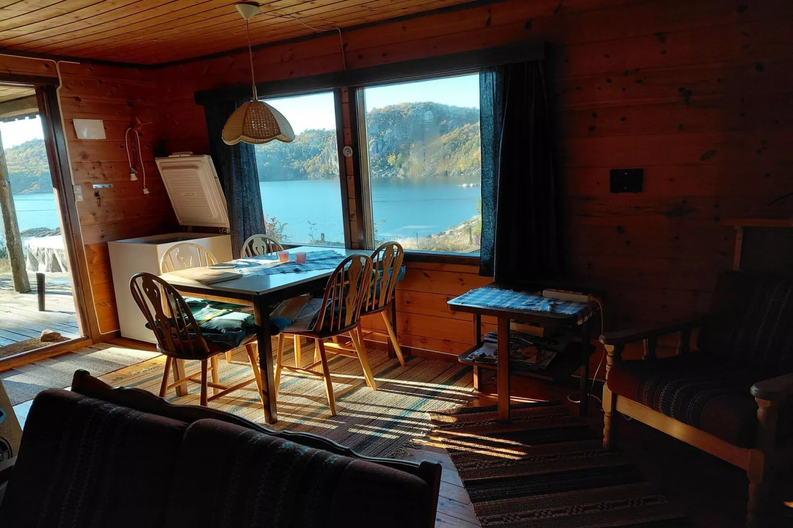 HUS 55767  HYTTE C-Binnen