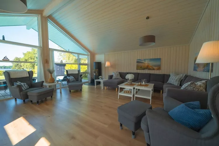 Poolhaus 140 qm-Woonkamer