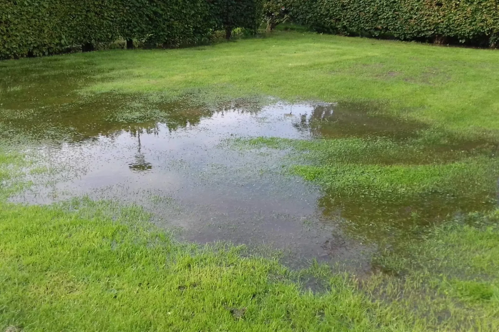 Gezellig vakantiehuis met hottub-Waterzicht