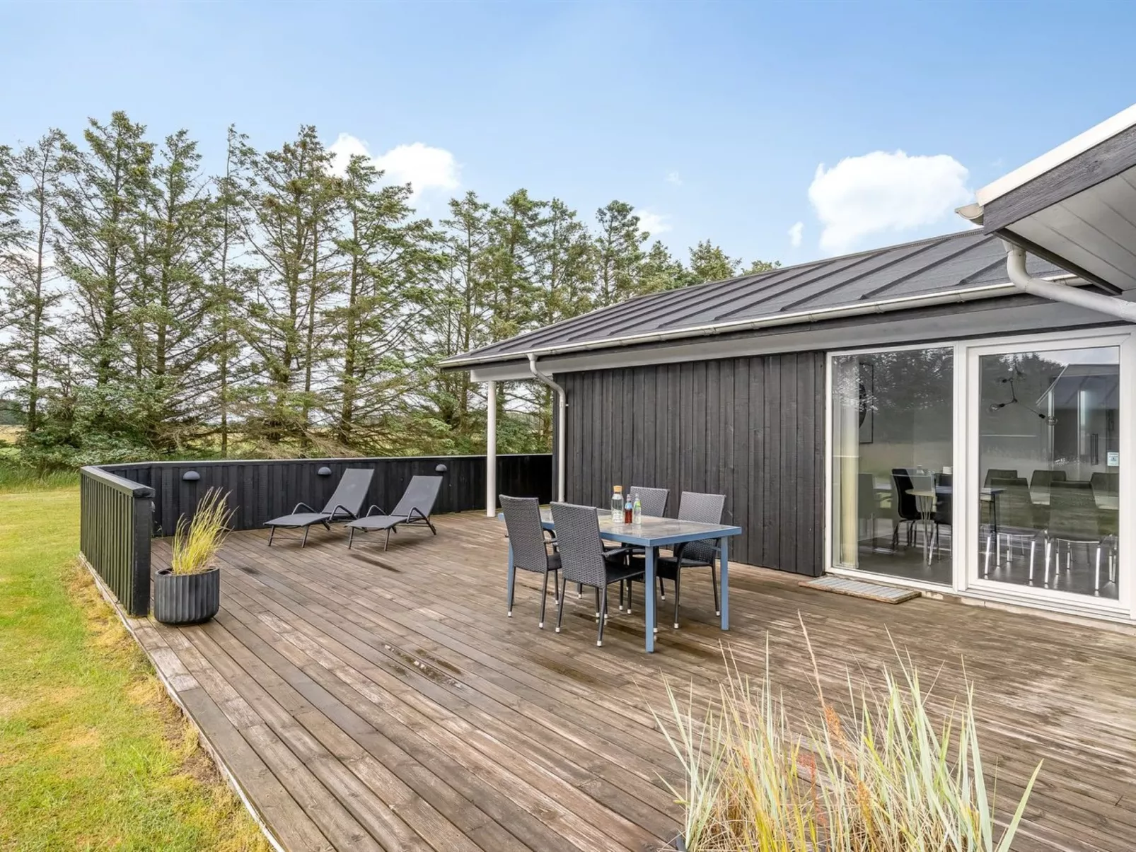 "Meino" - 1.4km from the sea-Buiten