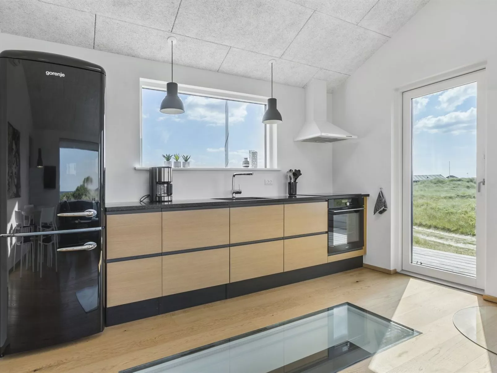 "Aaltje" - 65m from the sea-Binnen