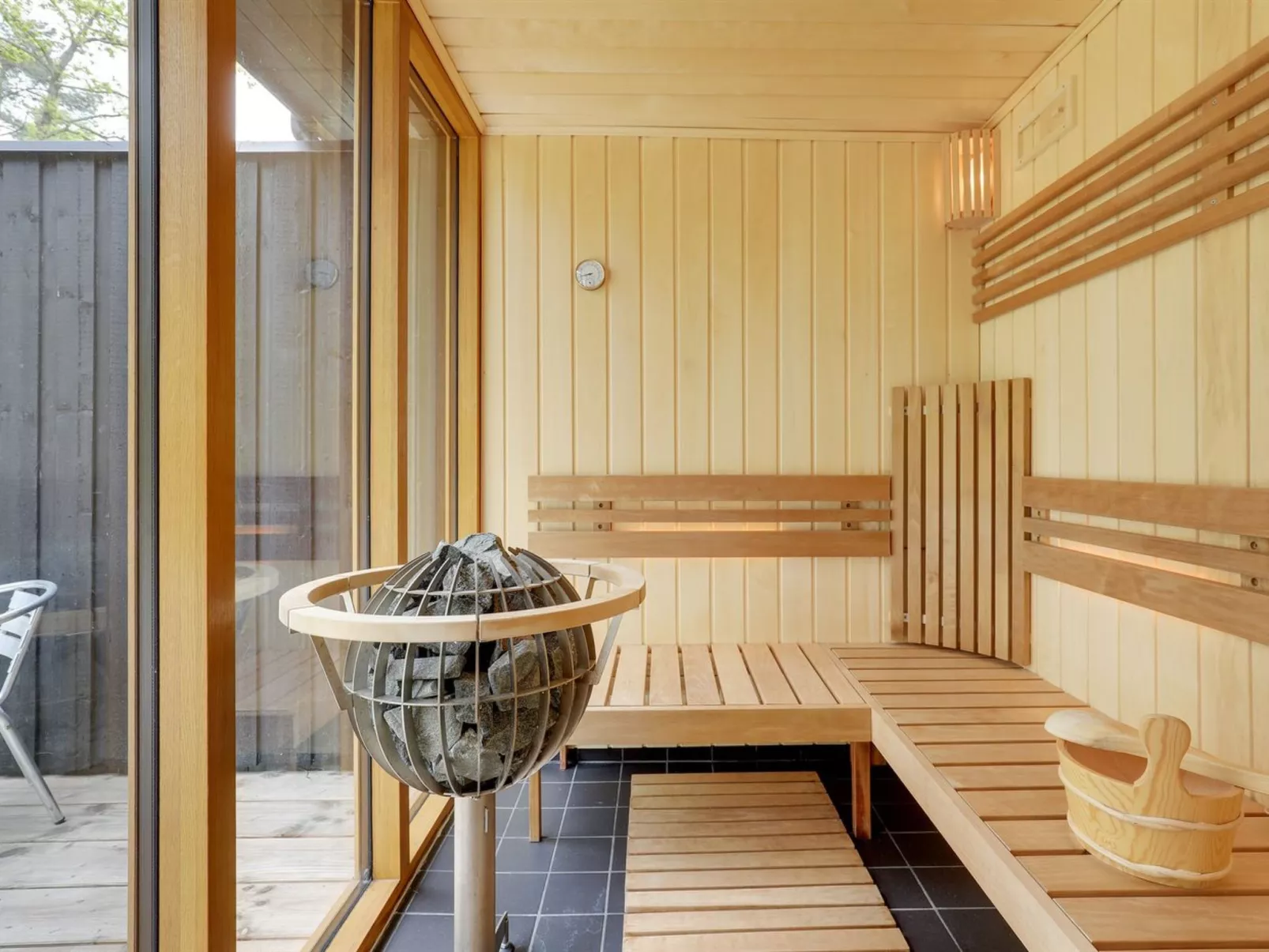 "Nuka" - 800m from the sea-Binnen