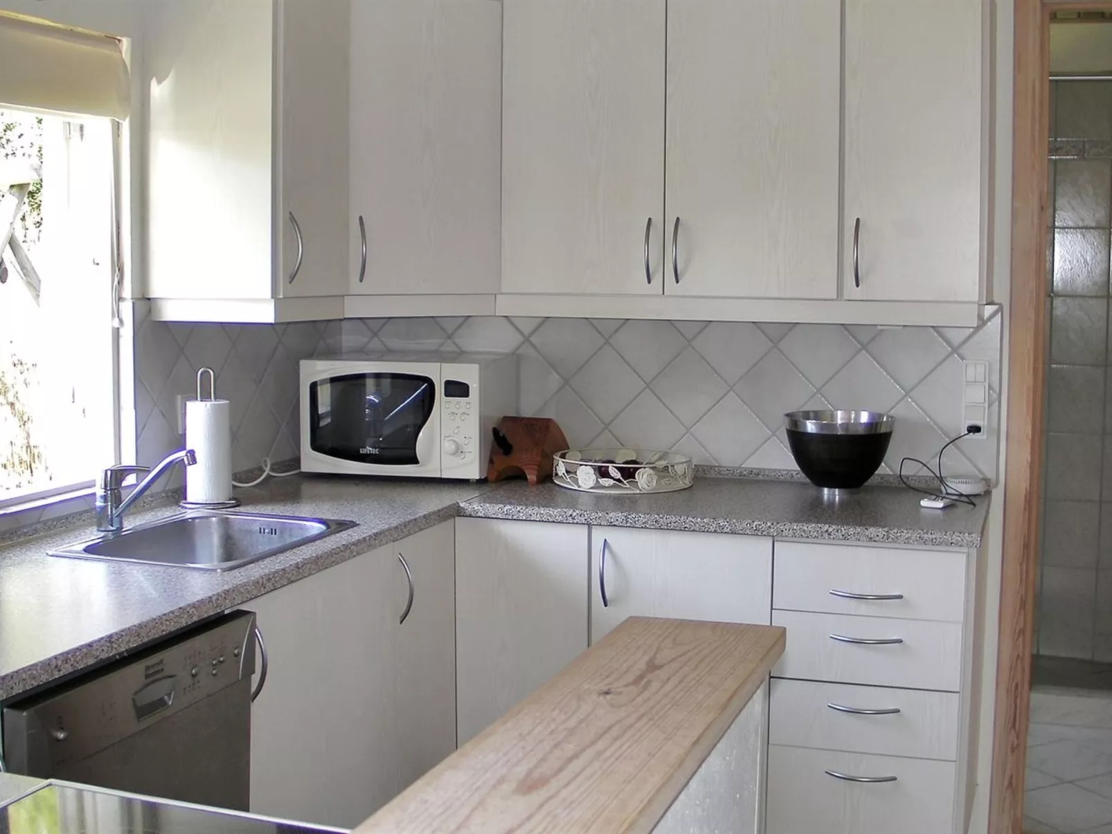 "Nitis" - 200m from the sea-Binnen