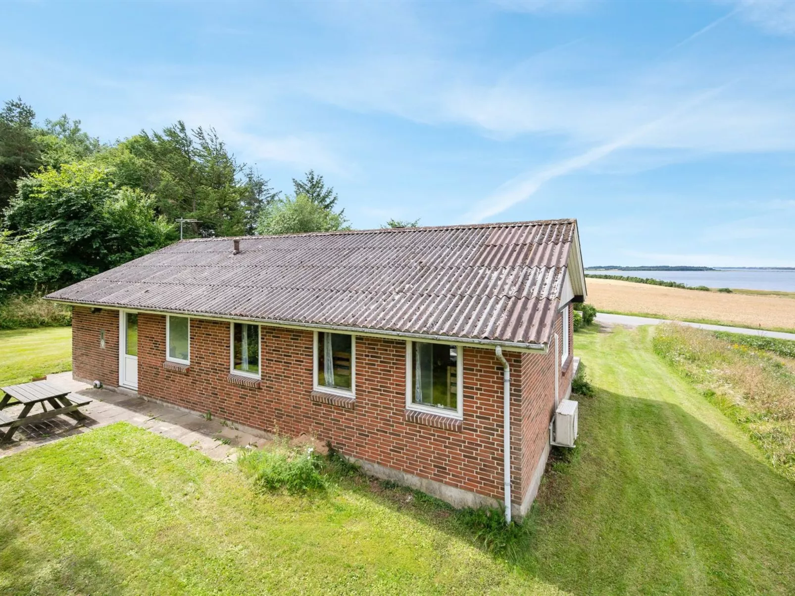 "Ephra" - 250m to the fjord-Buiten