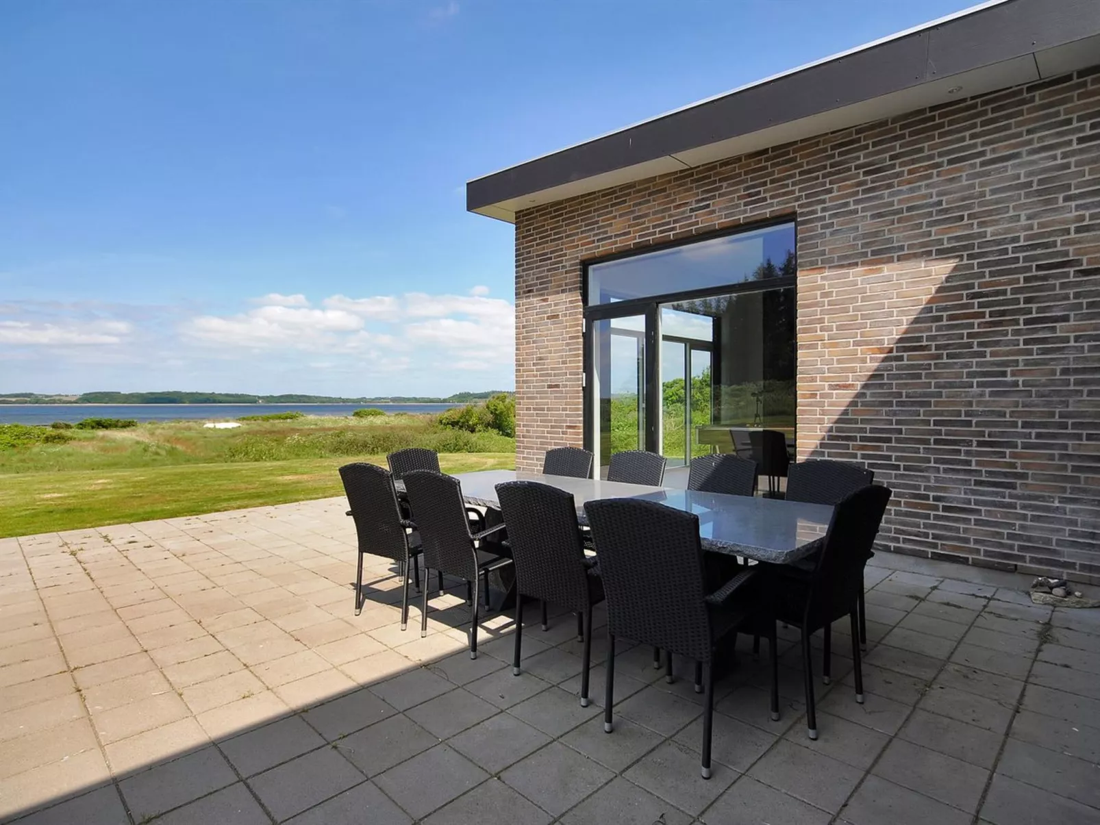 "Eloise" - 50m to the fjord-Buiten